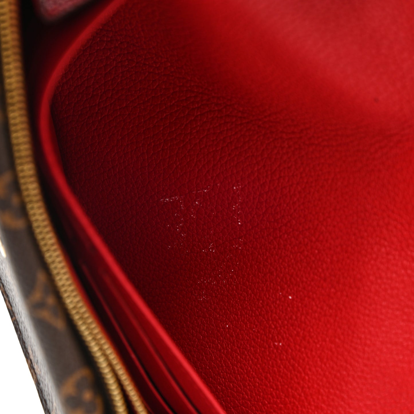 Calfskin Double V Wallet Rubis