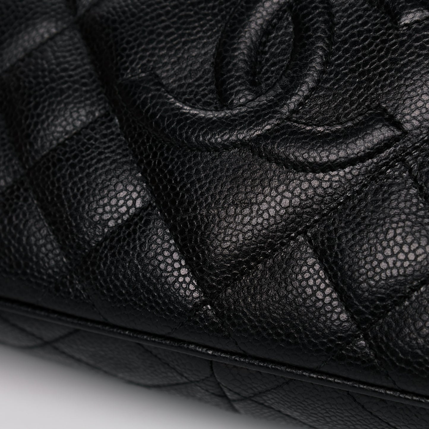 Caviar Quilted CC Camera Case Black