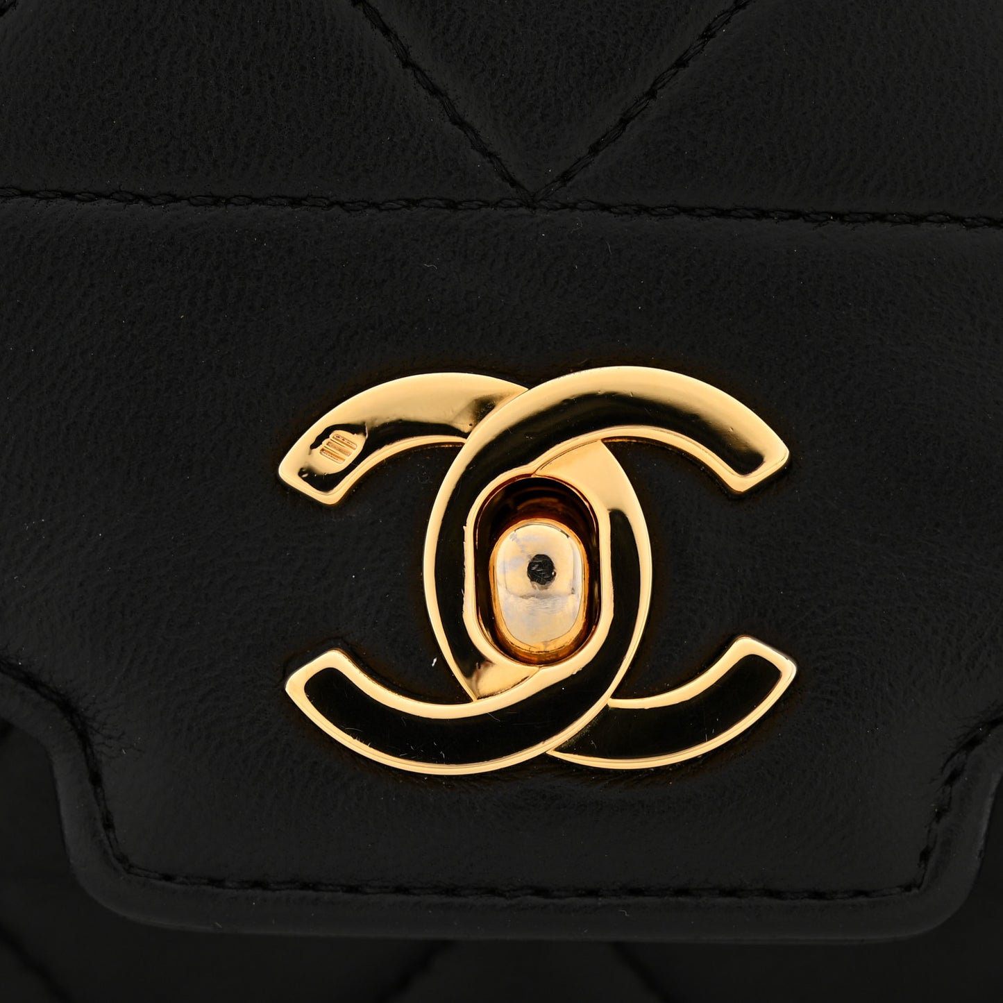 Lambskin Medium Single Flap Black