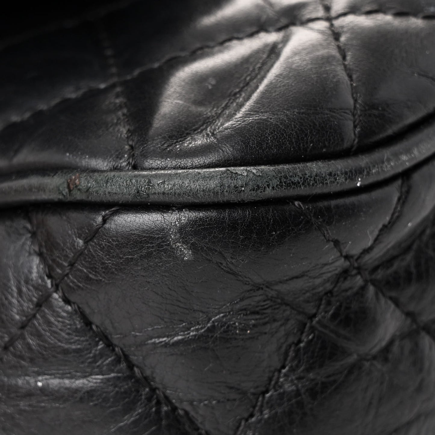 Crumpled Calfskin Quilted Medium Casual Rock Flap Black