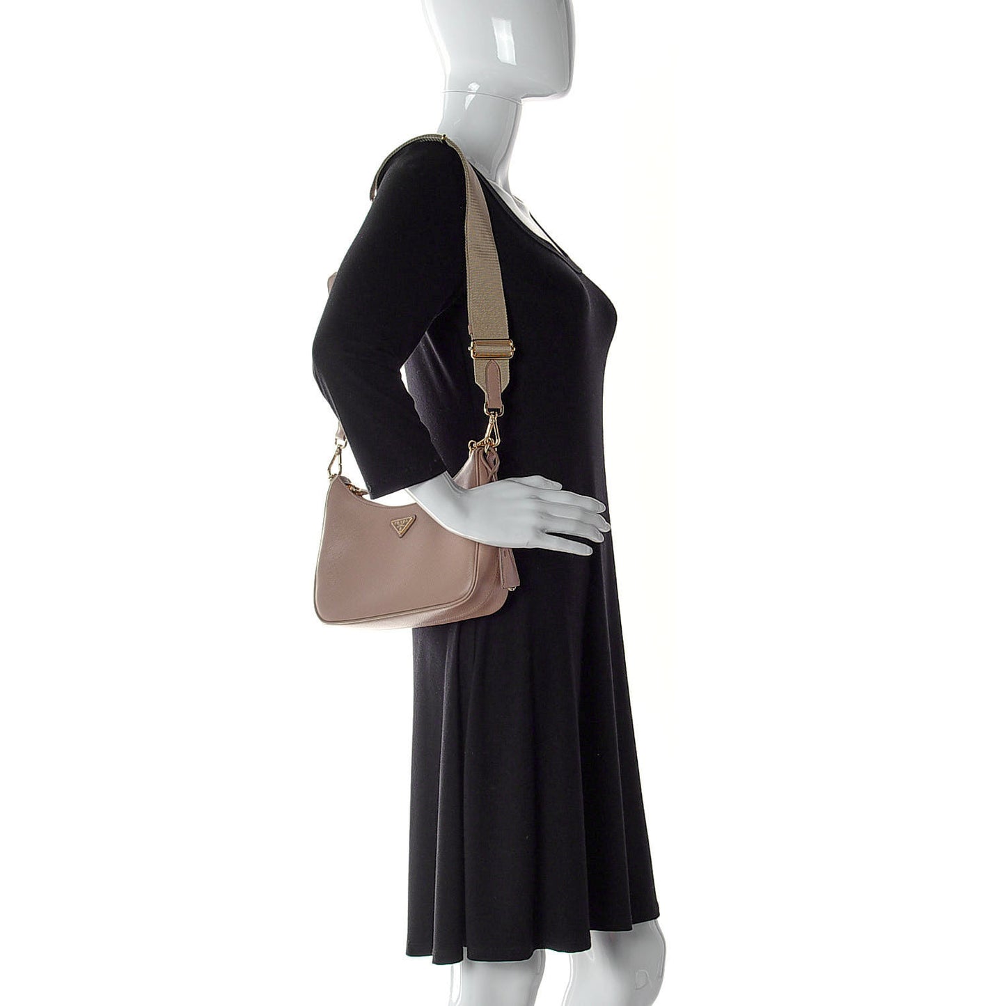 Saffiano Lux Re-Edition 2005 Shoulder Bag Cammeo