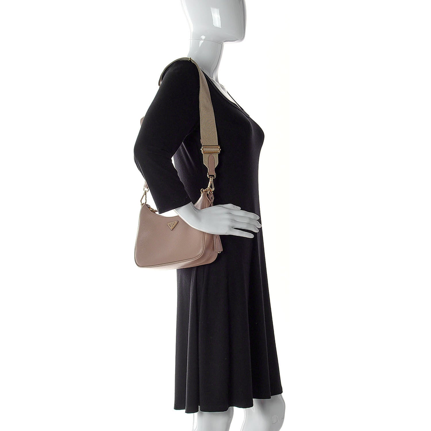 Prada Saffiano Lux Re-Edition 2005 Shoulder Bag Cammeo 2 of 15