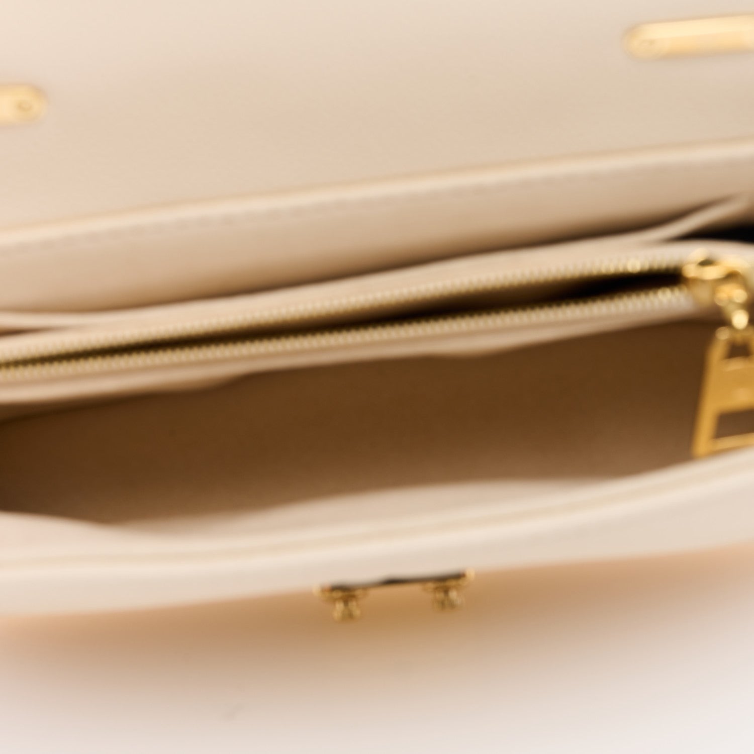Louis Vuitton Madeleine BB Creme 5 of 9