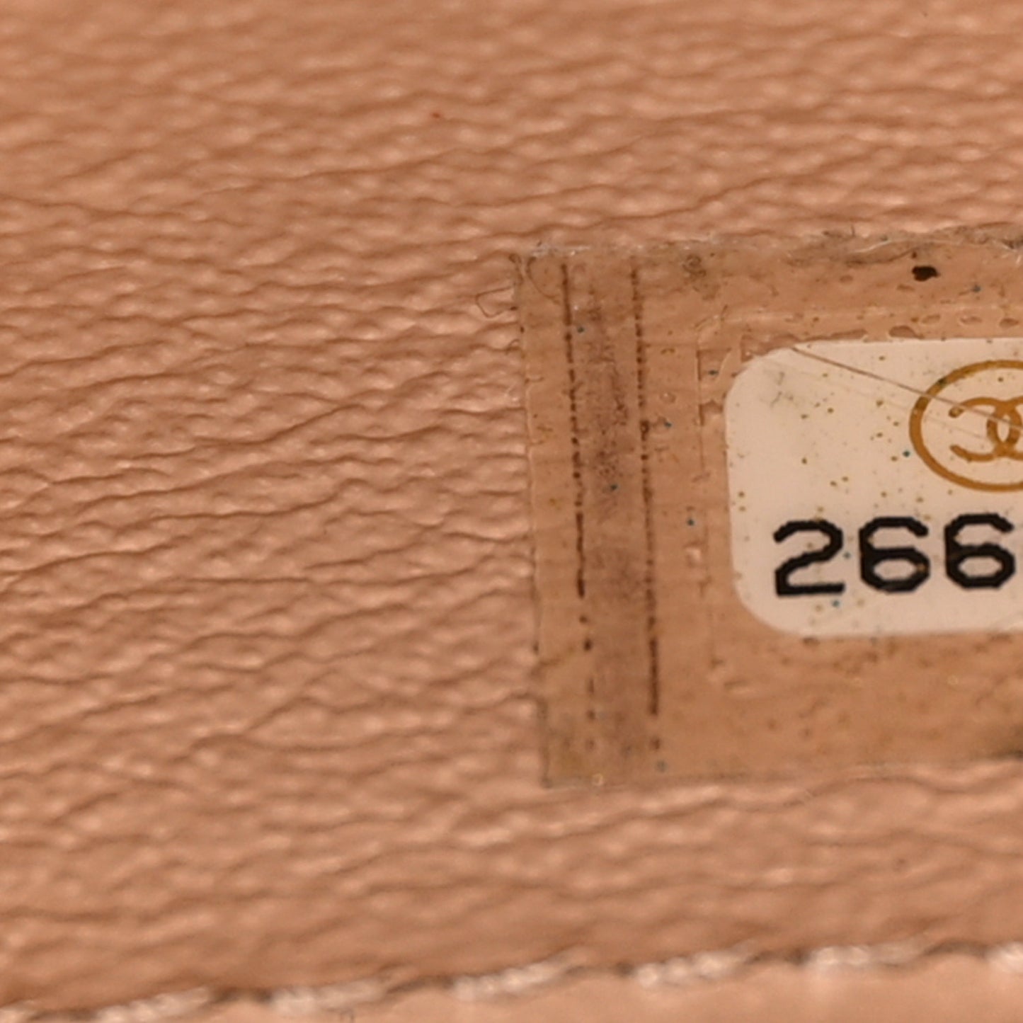Caviar Quilted Medium Business Affinity Flap Beige