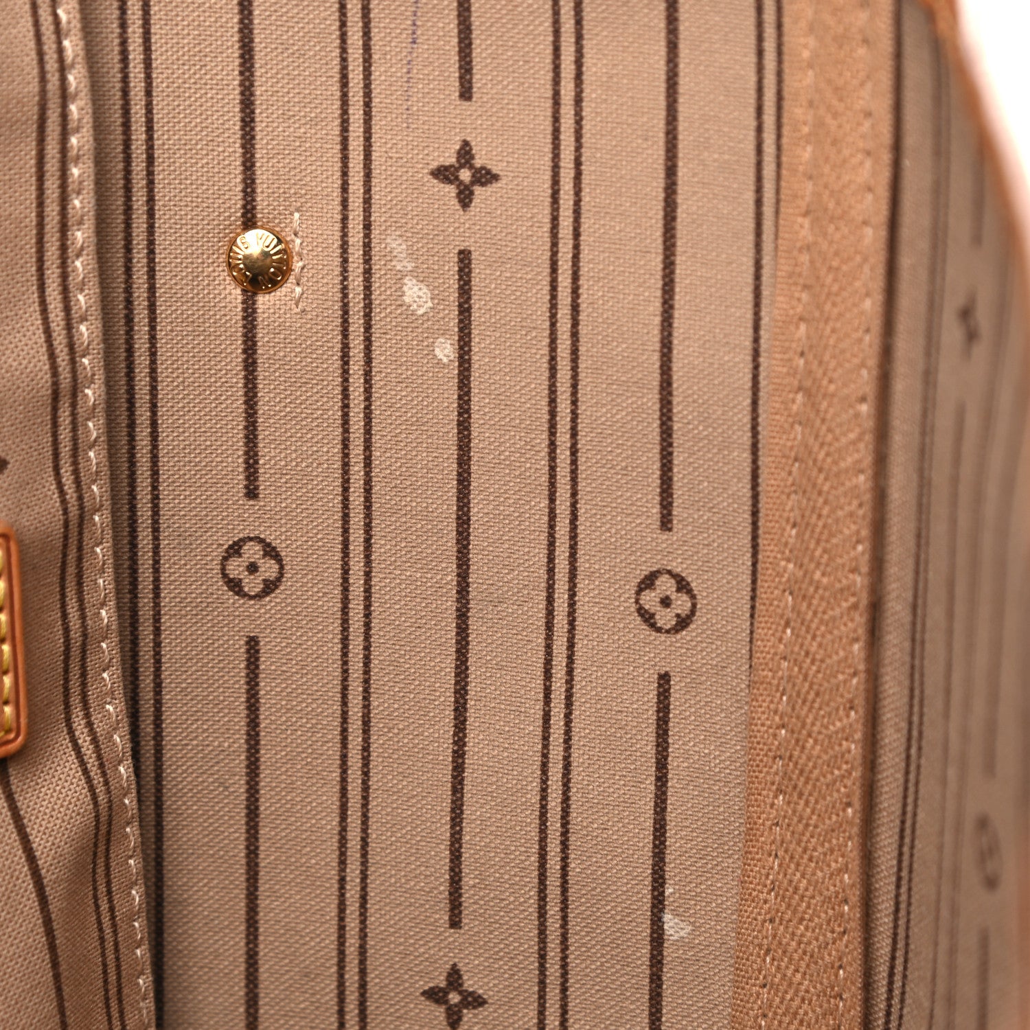 Louis Vuitton Monogram Neverfull MM 18 of 34