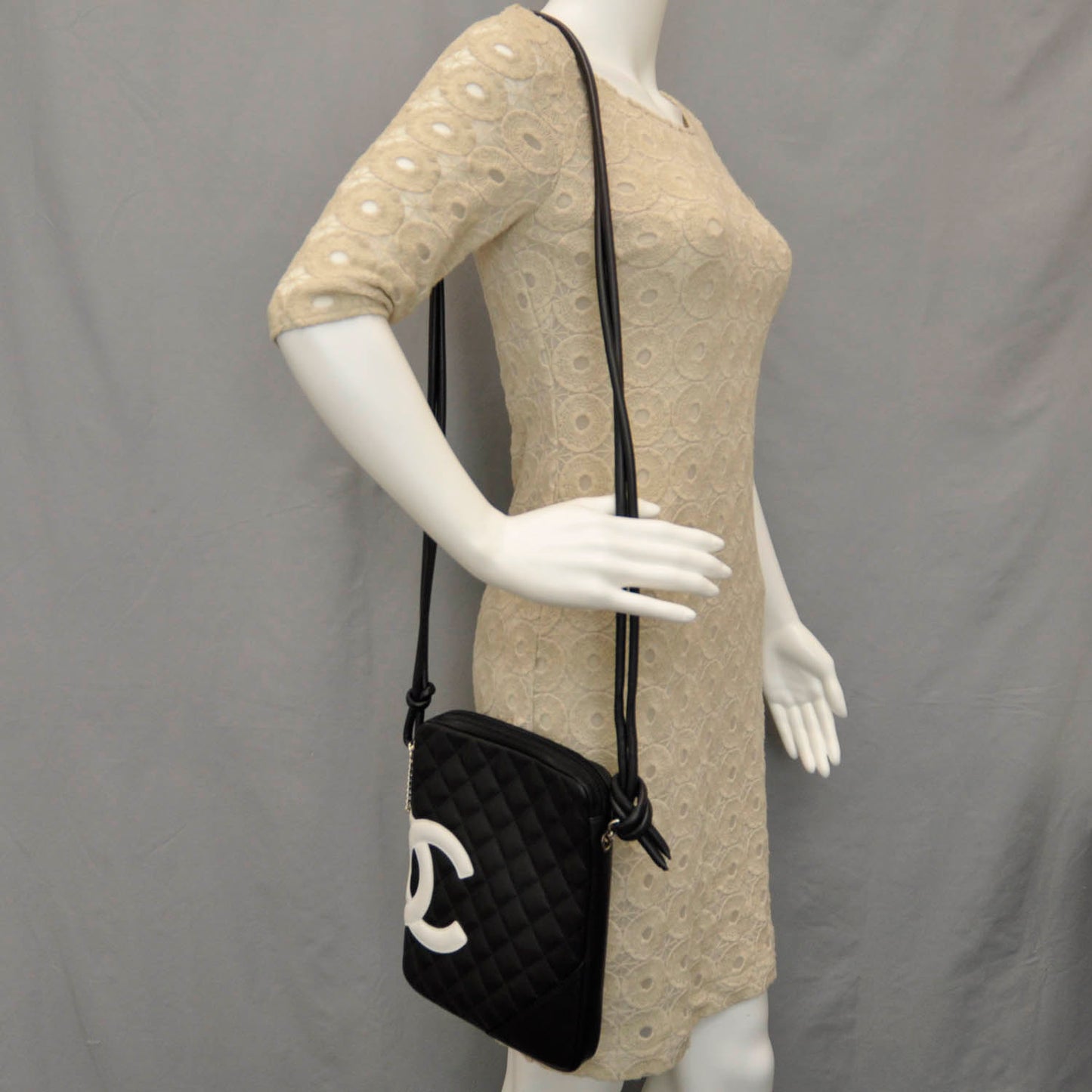 Calfskin Cambon Medium Messenger Black White