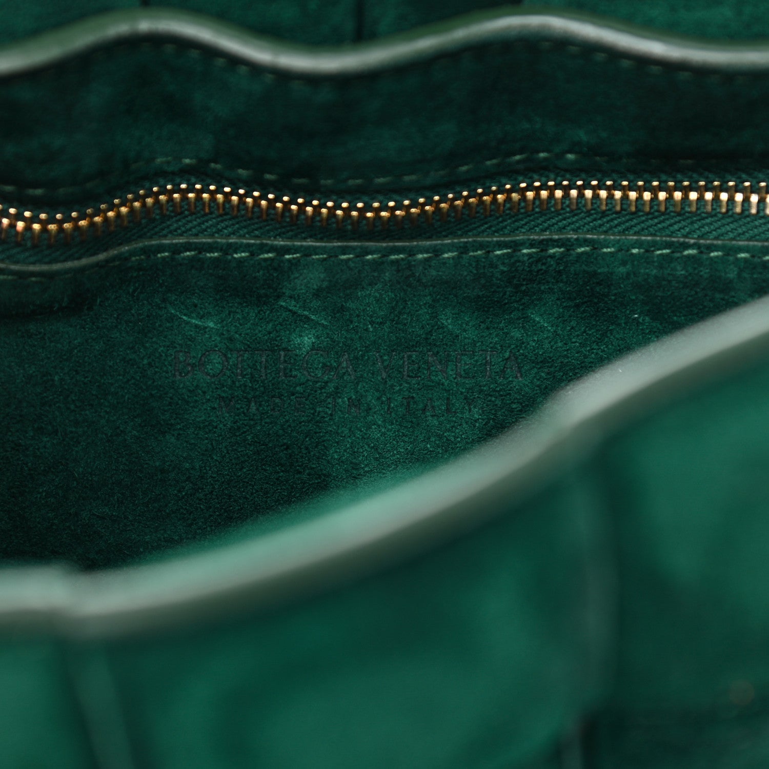 Bottega Veneta Suede Maxi Intrecciato Padded Chain Cassette Crossbody Bag Emerald Green 6 of 10