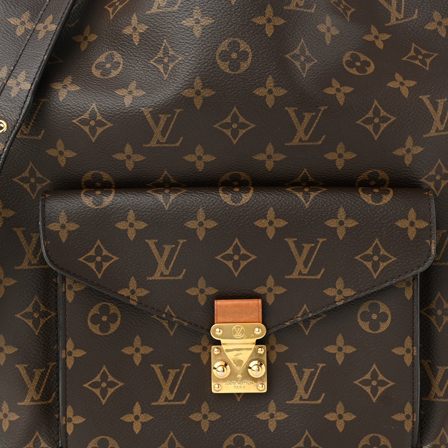 Louis Vuitton Monogram Metis 7 of 10