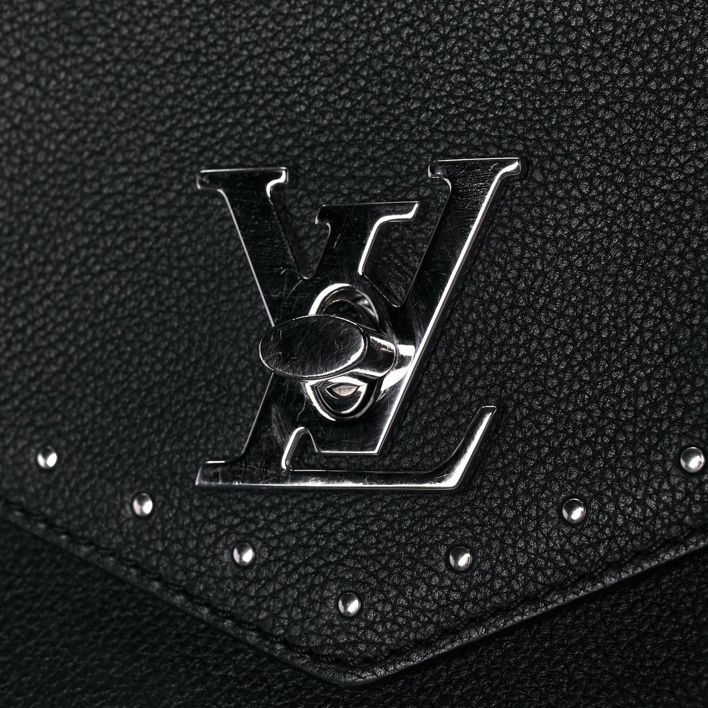 Soft Calfskin My Lockme Studs Black