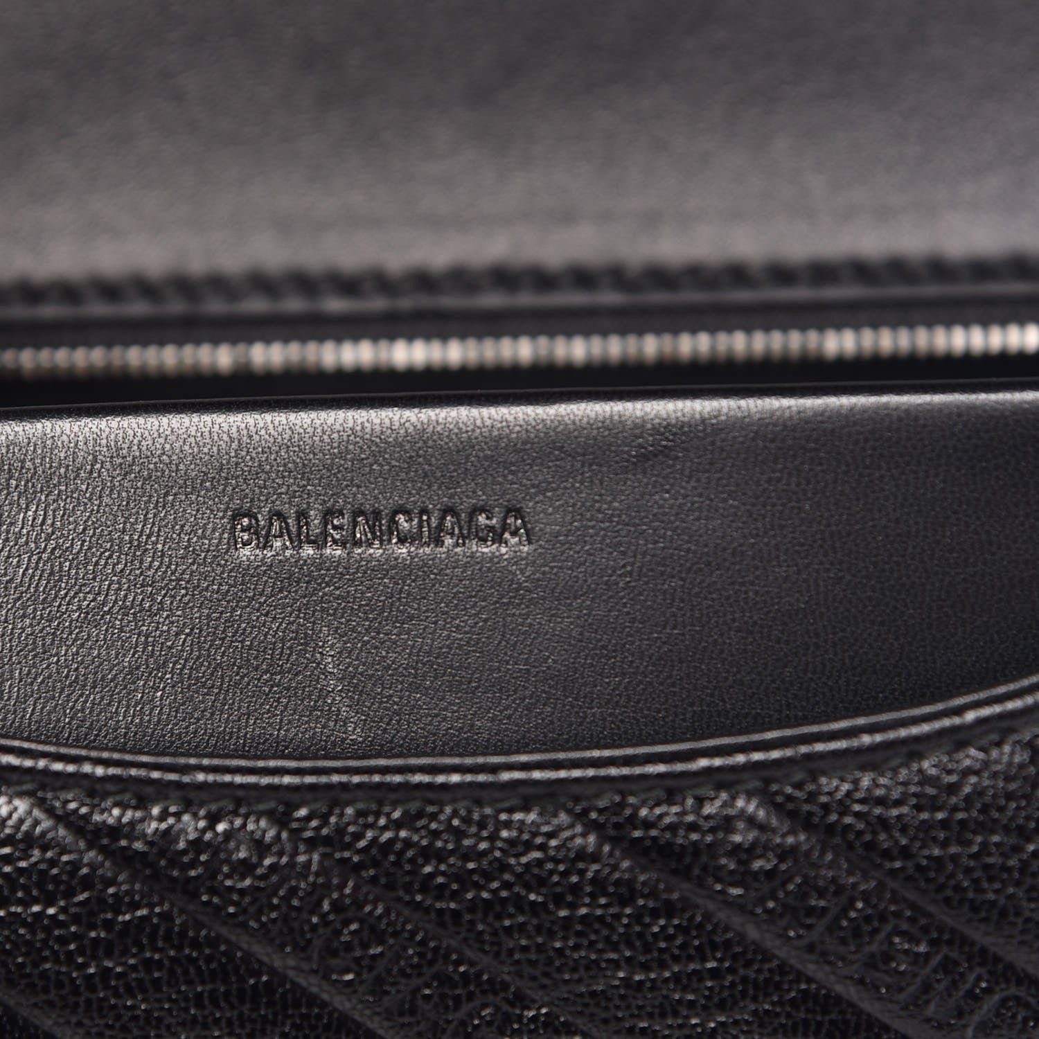 Balenciaga Shiny Goatksin Logo Embossed Monochrome M BB Round Shoulder Bag Black 7 of 11