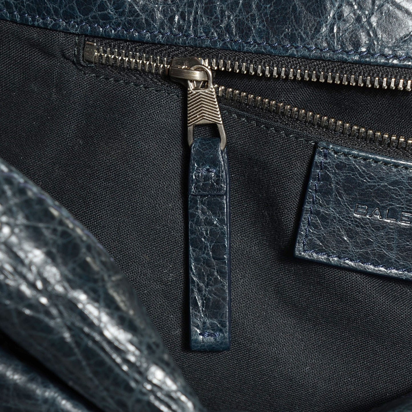 Agneau Utility Messenger Dark Night