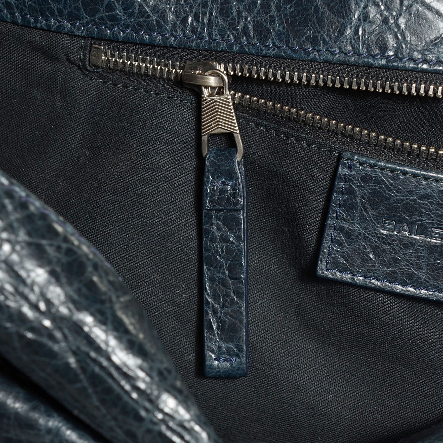 Balenciaga Agneau Utility Messenger Dark Night 10 of 10