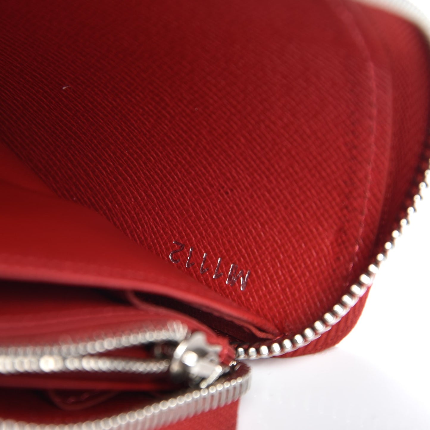 Epi Zippy Wallet Carmine