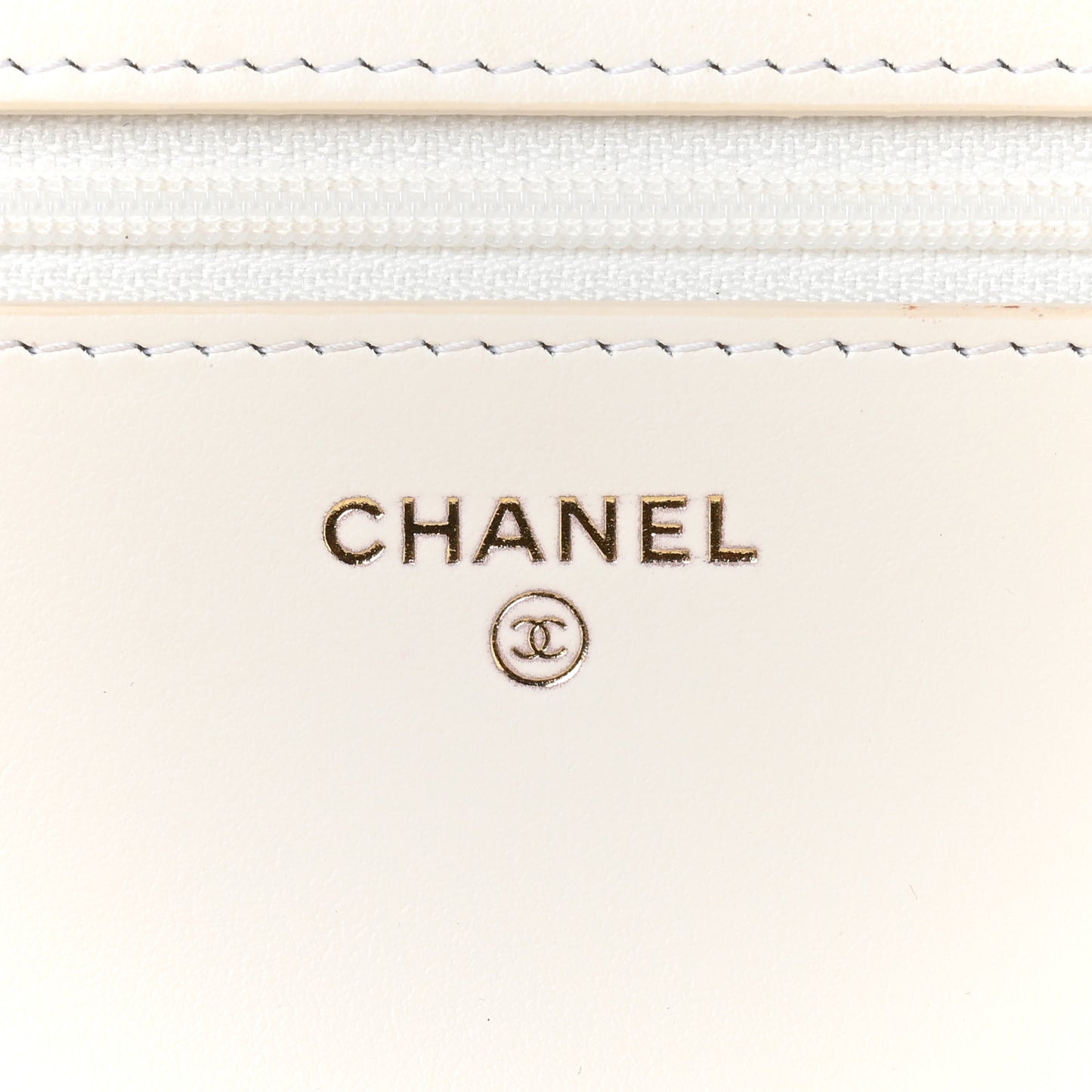Caviar Quilted Boy Wallet On Chain WOC White