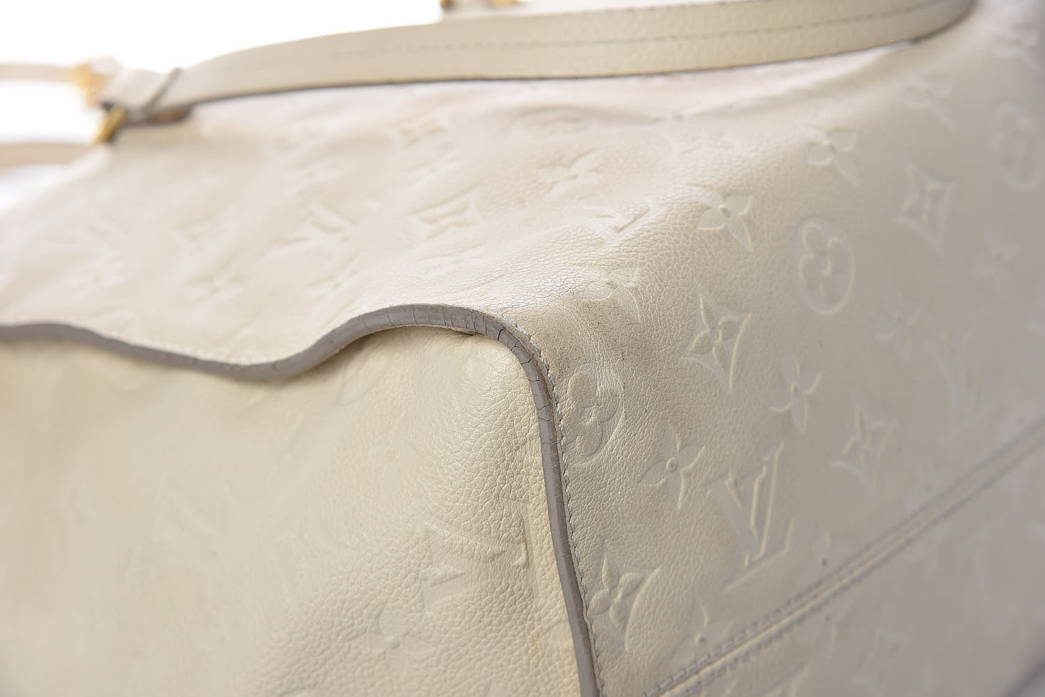 Louis Vuitton Empreinte Lumineuse PM Neige 7 of 16