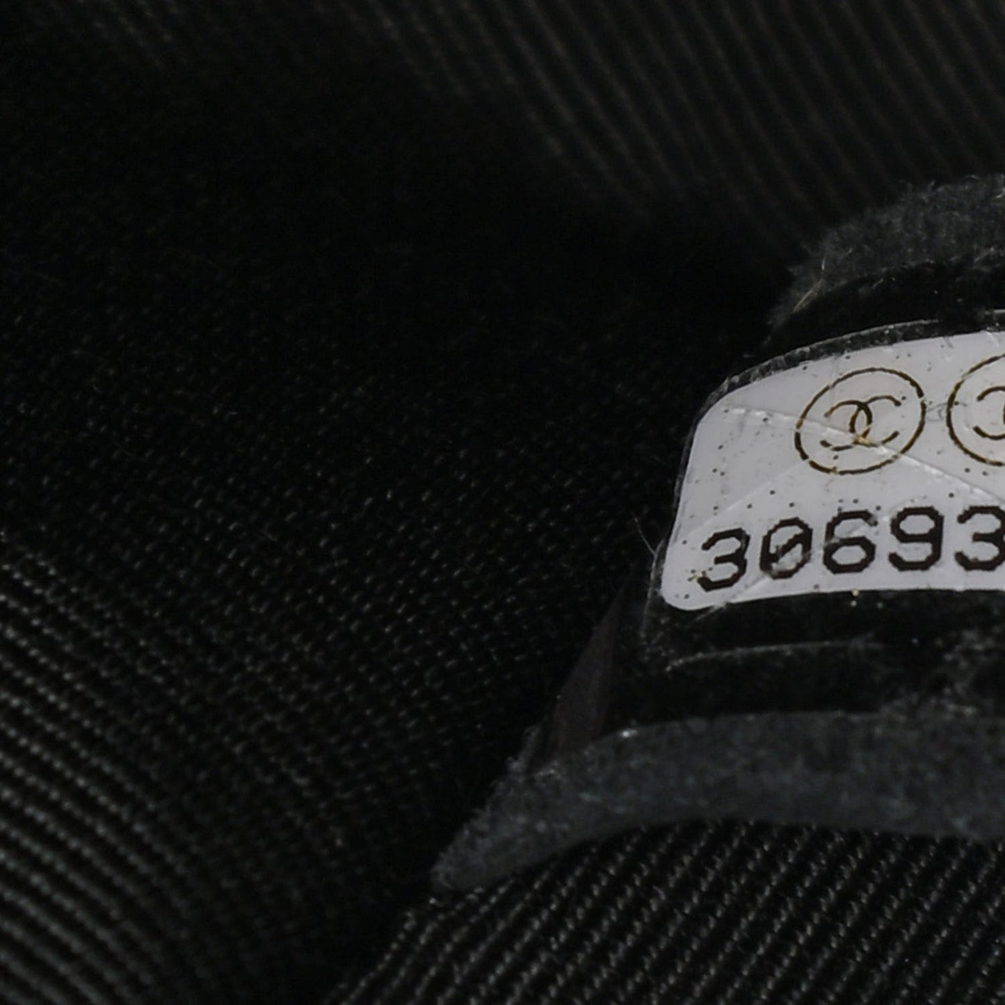 Crumpled Calfskin Medium Chain All Over Flap Black