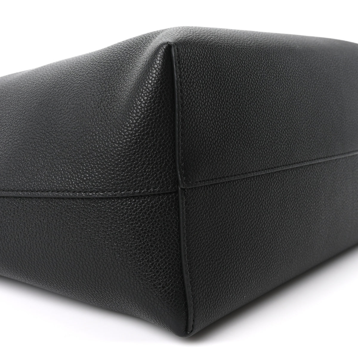 Grained Calfskin Triomphe Medium Cabas Anais Black