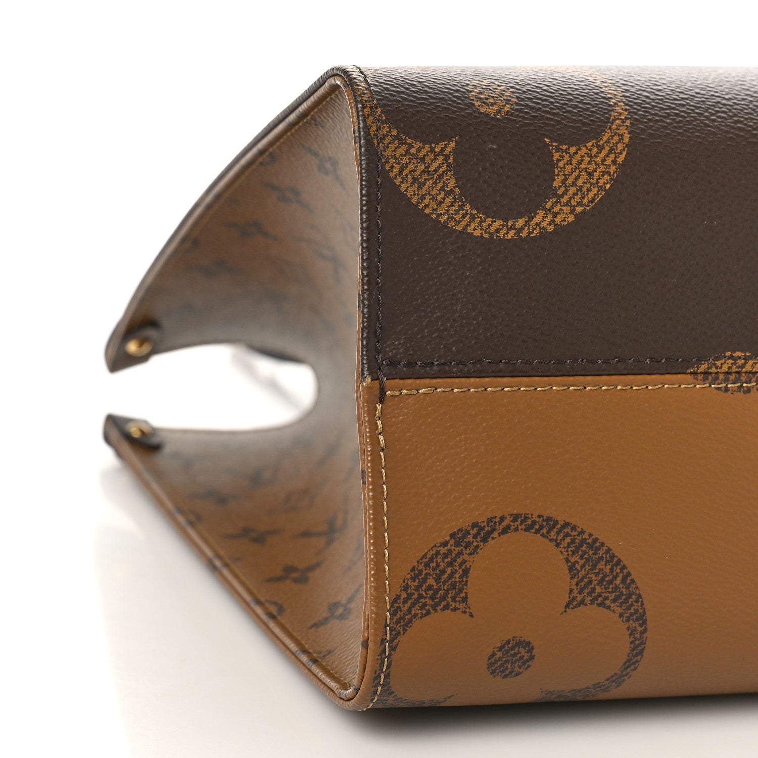 Louis Vuitton Reverse Monogram Giant Onthego MM 7 of 8