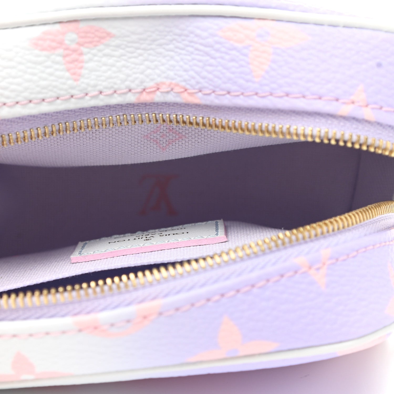 Louis Vuitton Monogram Giant Spring In The City Wapity Case Sunrise Pastel 4 of 6