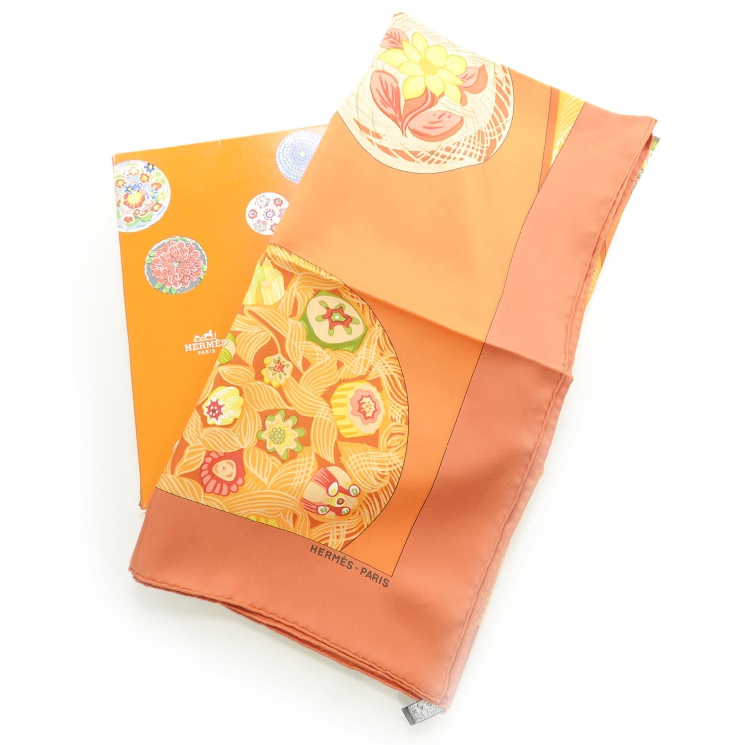 Hermes Silk Sulfure et Presse Papiers II Scarf 90 Orange 8 of 8