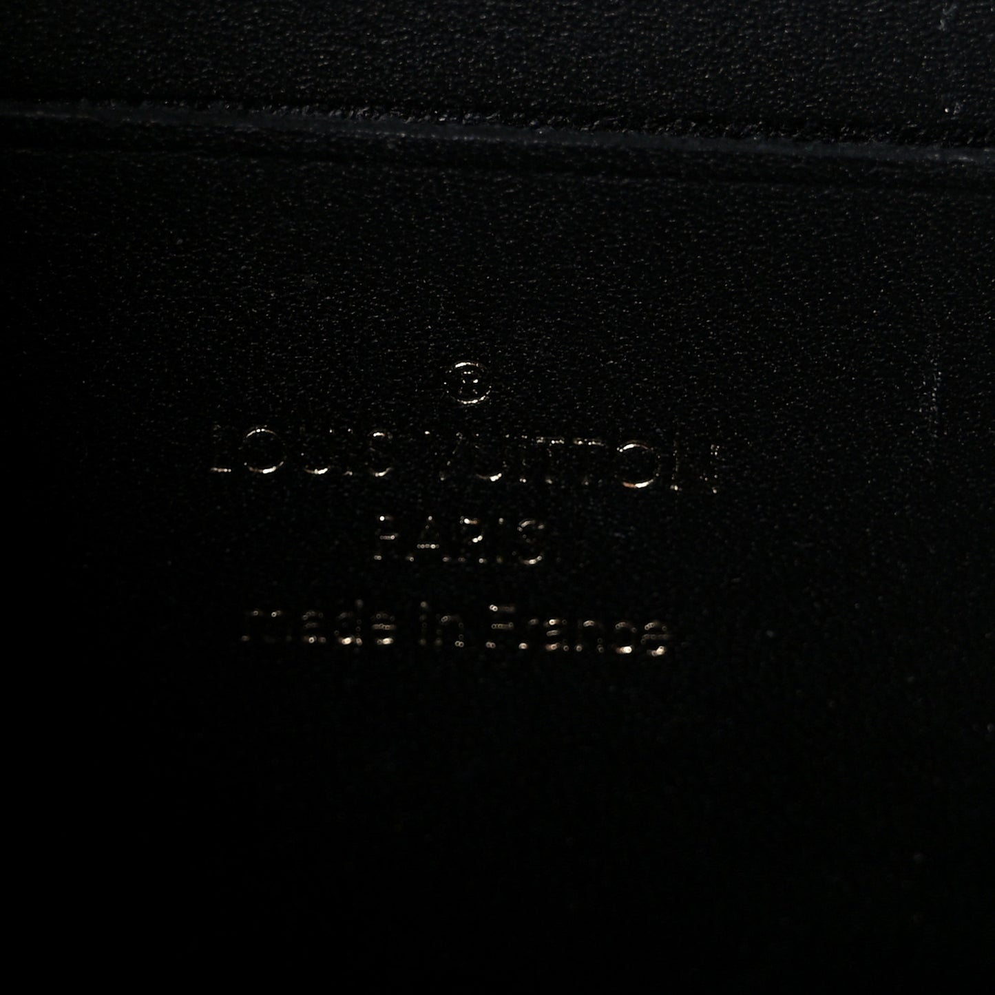 Reverse Monogram Dauphine Chain Wallet