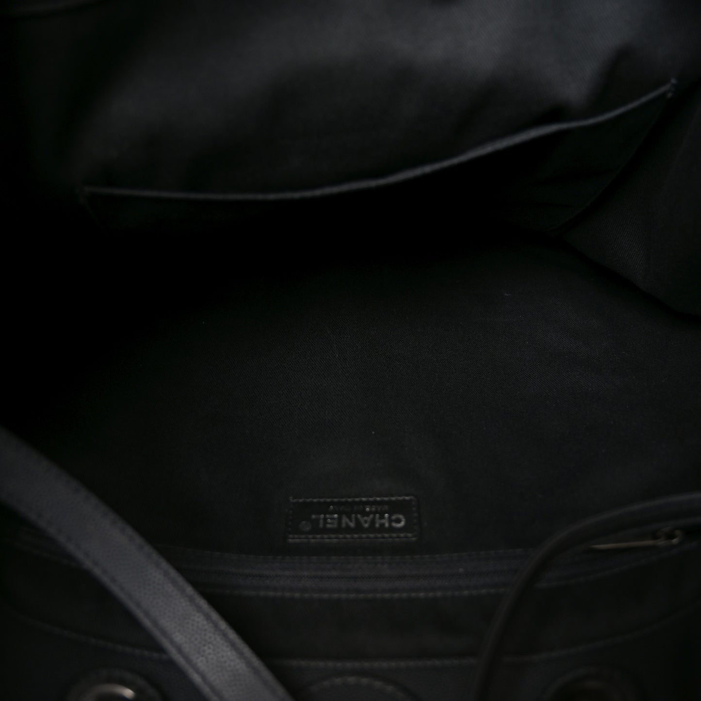 Calfskin Large Coco Eyelets Shopping Tote Black