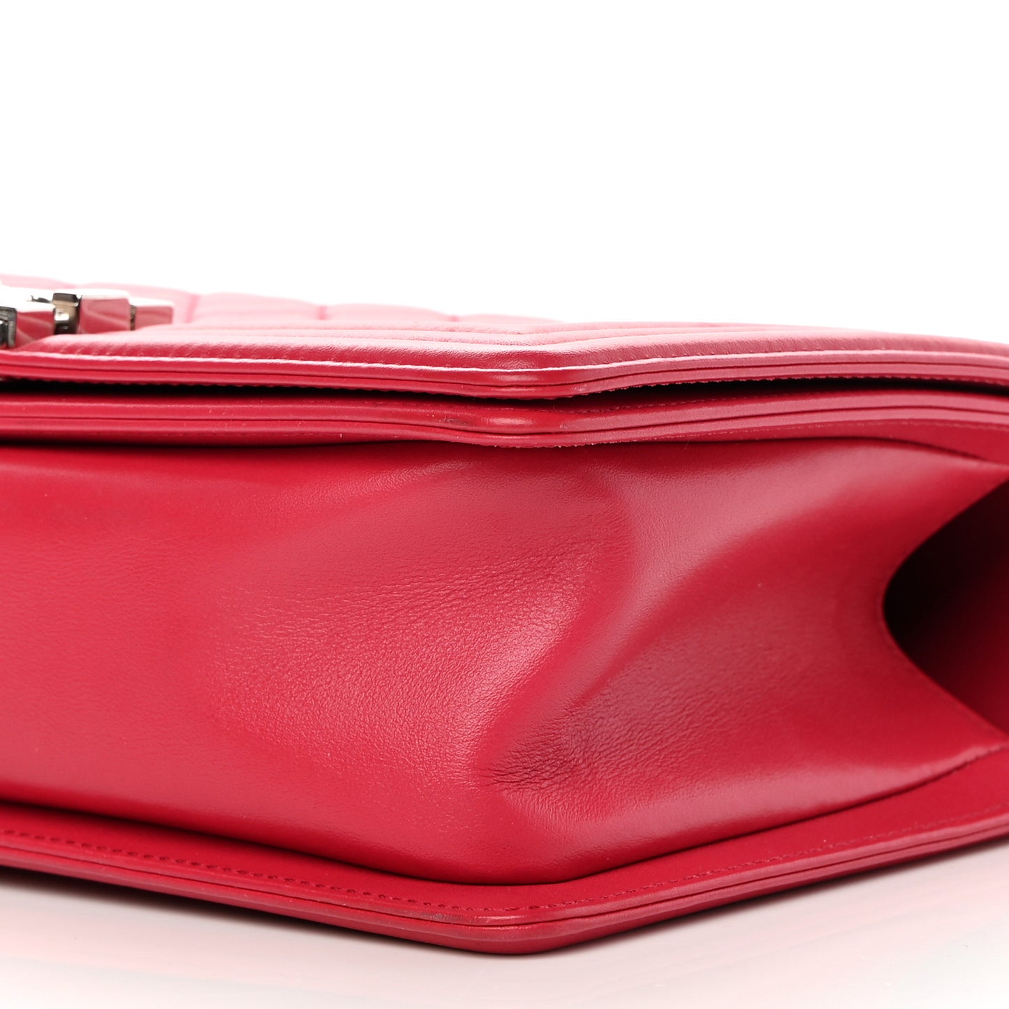 Lambskin Quilted Medium Boy Flap Fuchsia