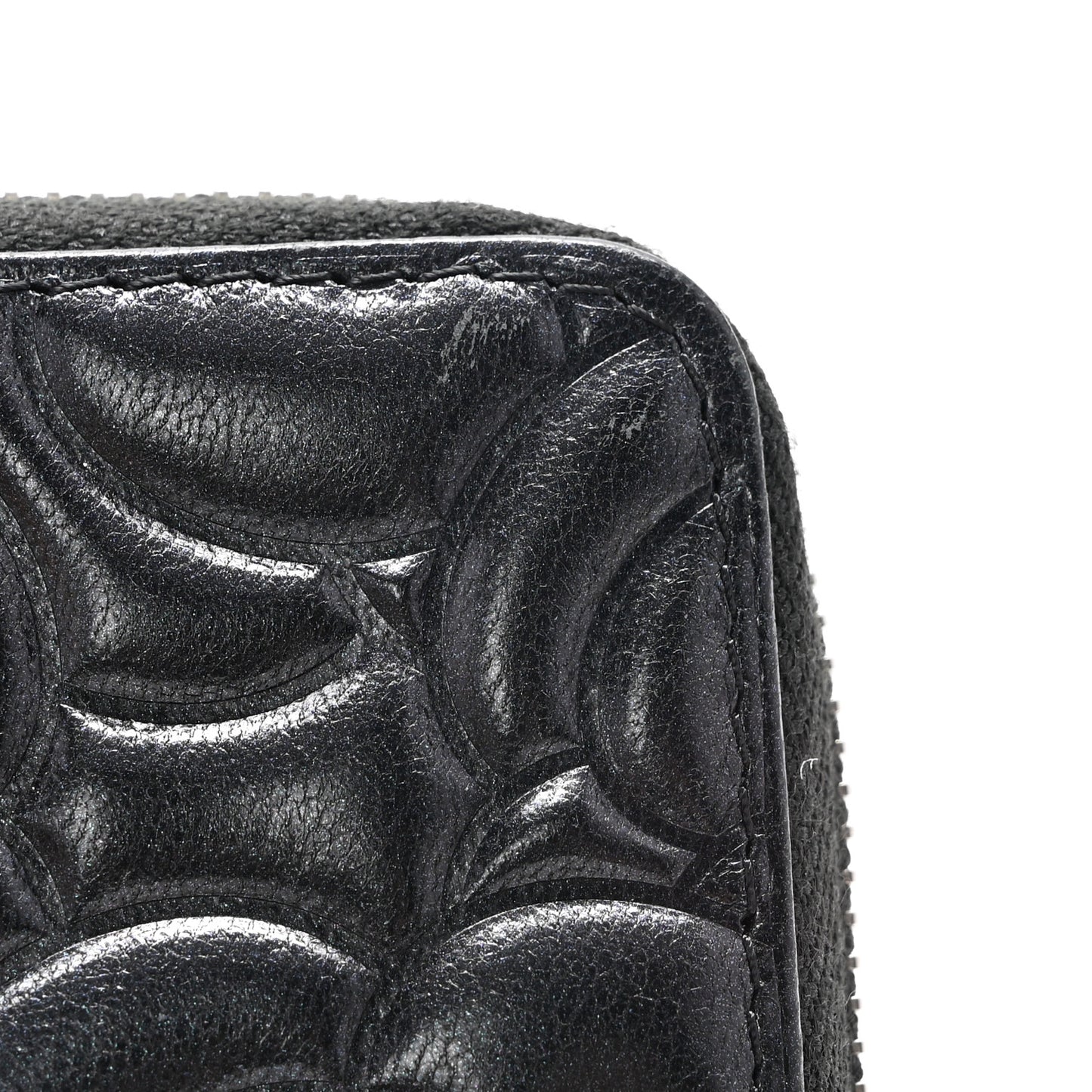 Iridescent Lambskin Camellia Embossed Zip Coin Purse Black