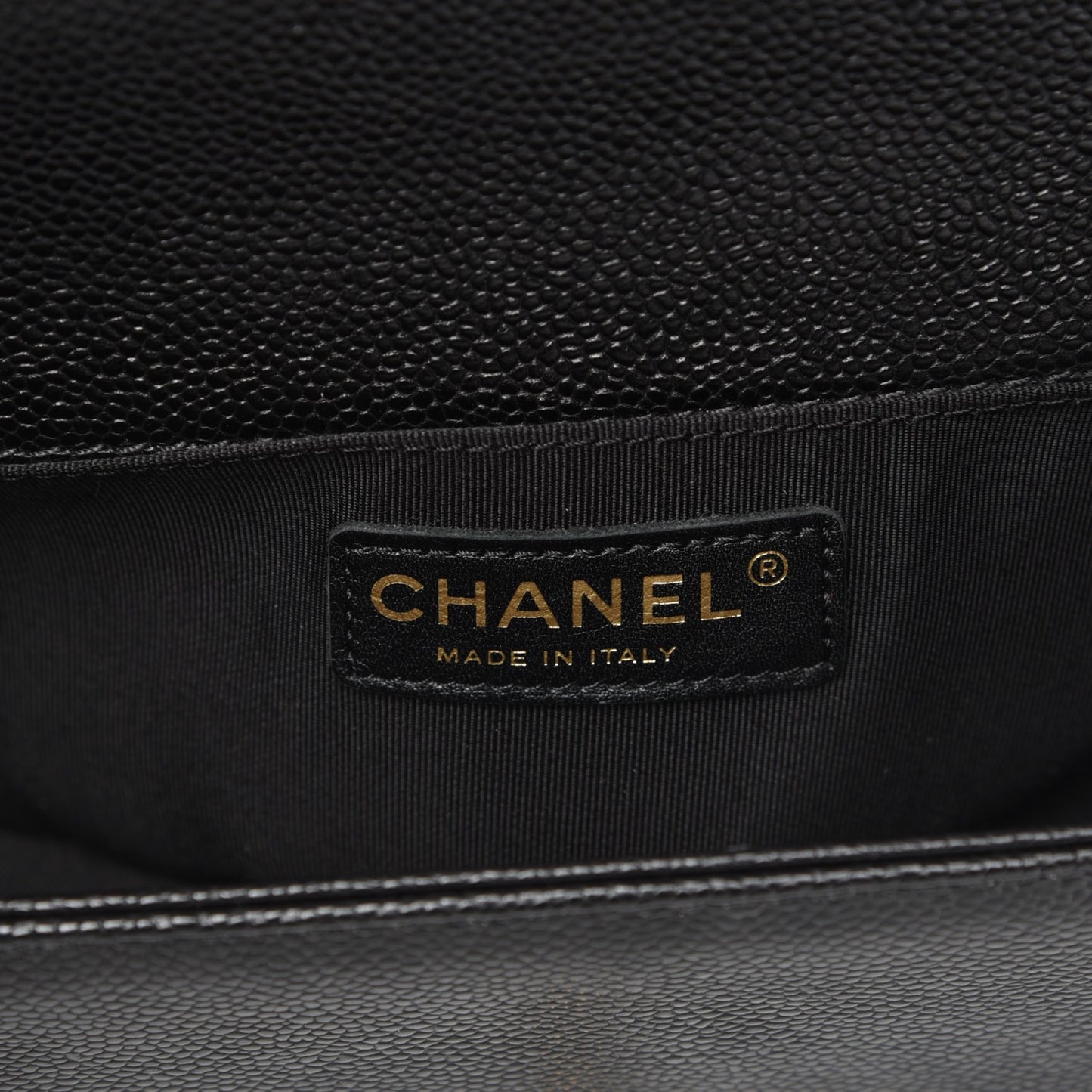 Caviar Quilted Medium Boy Flap Black