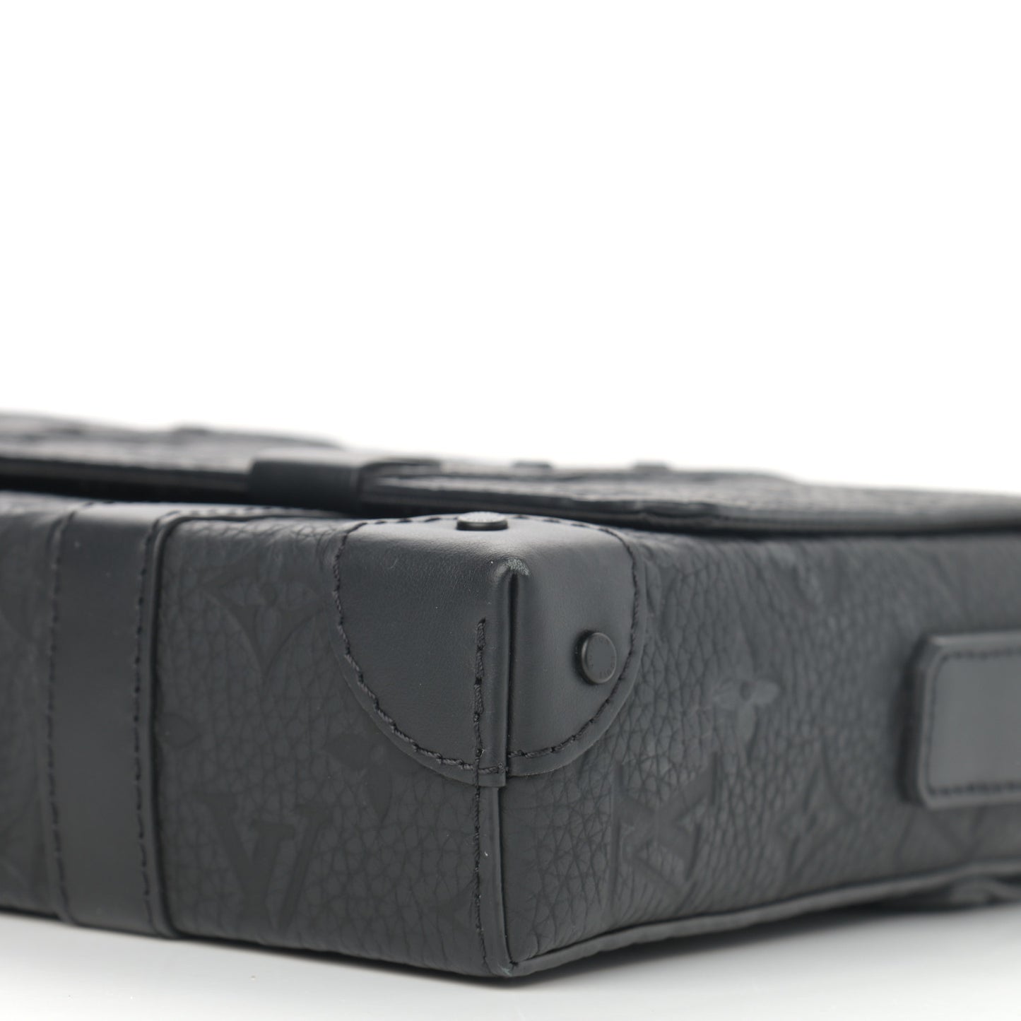 Taurillon Monogram Trunk Messenger Black