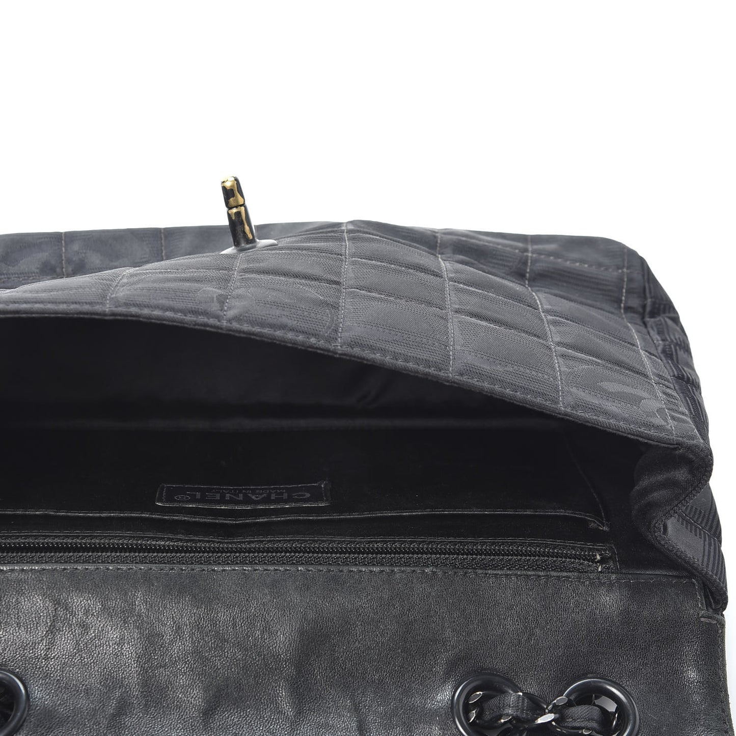 Nylon Medium Travel Flap Black