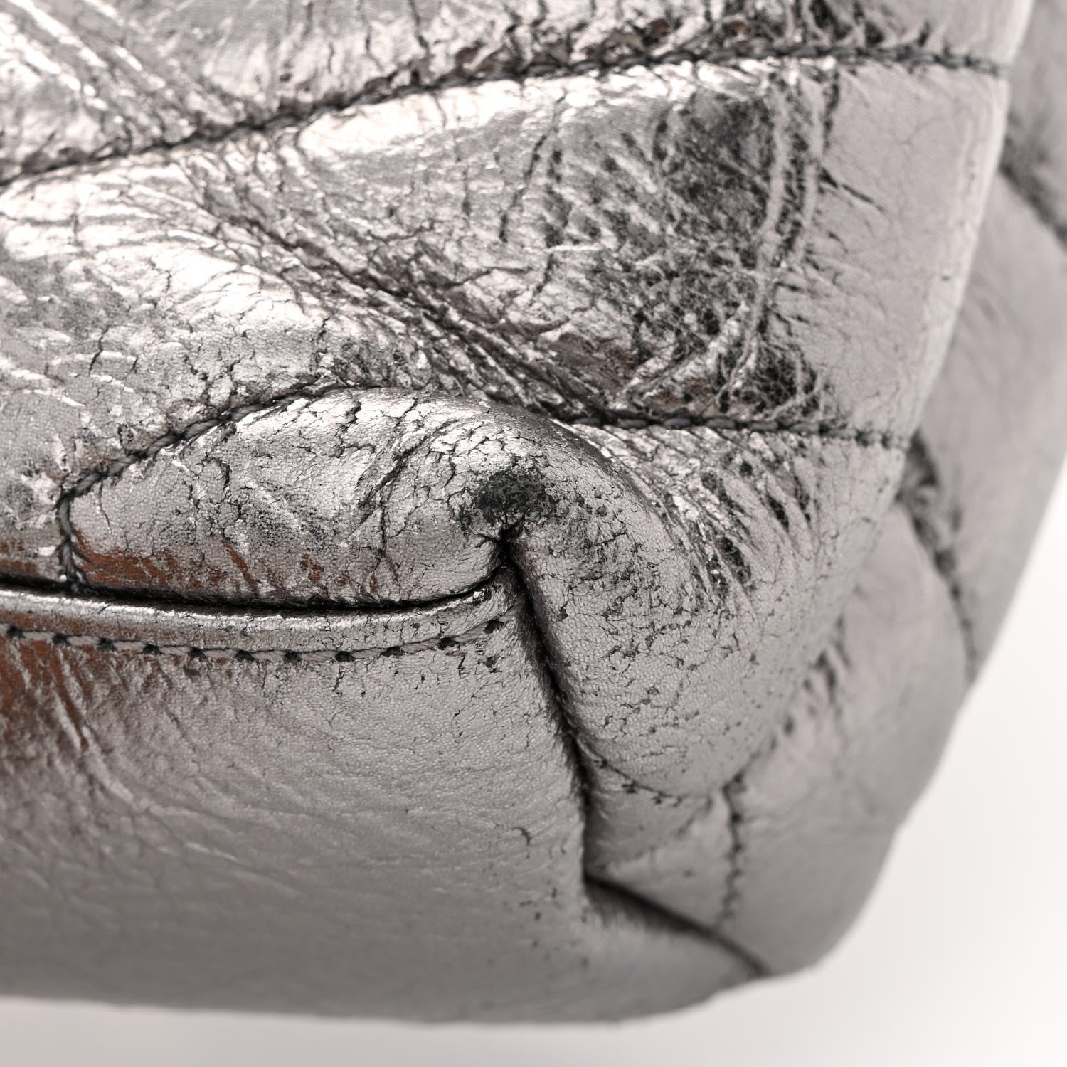 Saint Laurent Metallic Calfskin Y Quilted Monogram Small Loulou Chain Satchel Acciaio 12 of 13