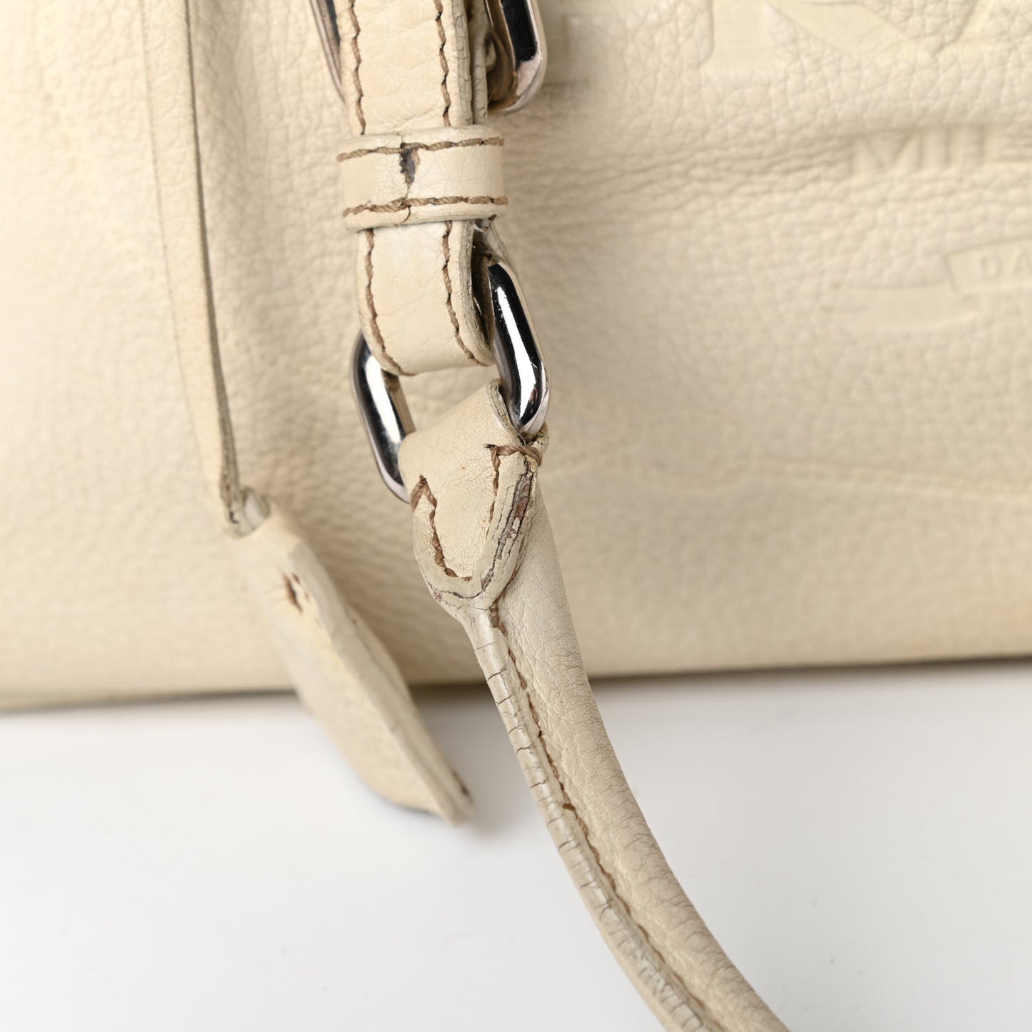 Vitello Daino Embossed Logo Bowler Talco