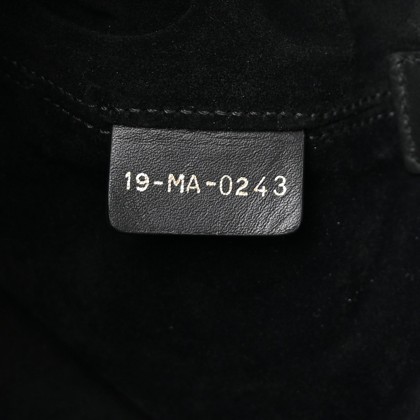 Calfskin Macrocannage Medium Toujours Black