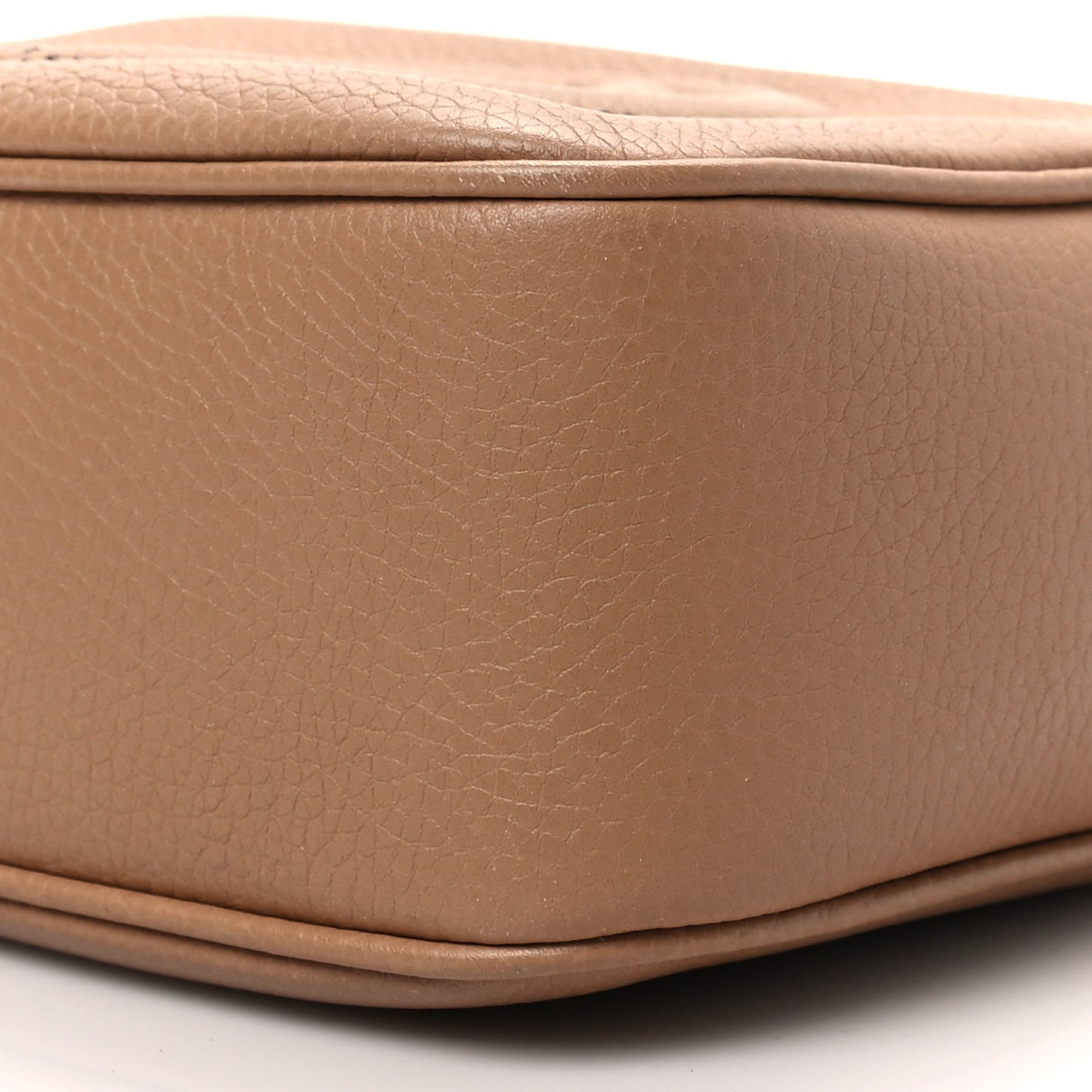 Pebbled Calfskin Small Soho Disco Bag Camelia