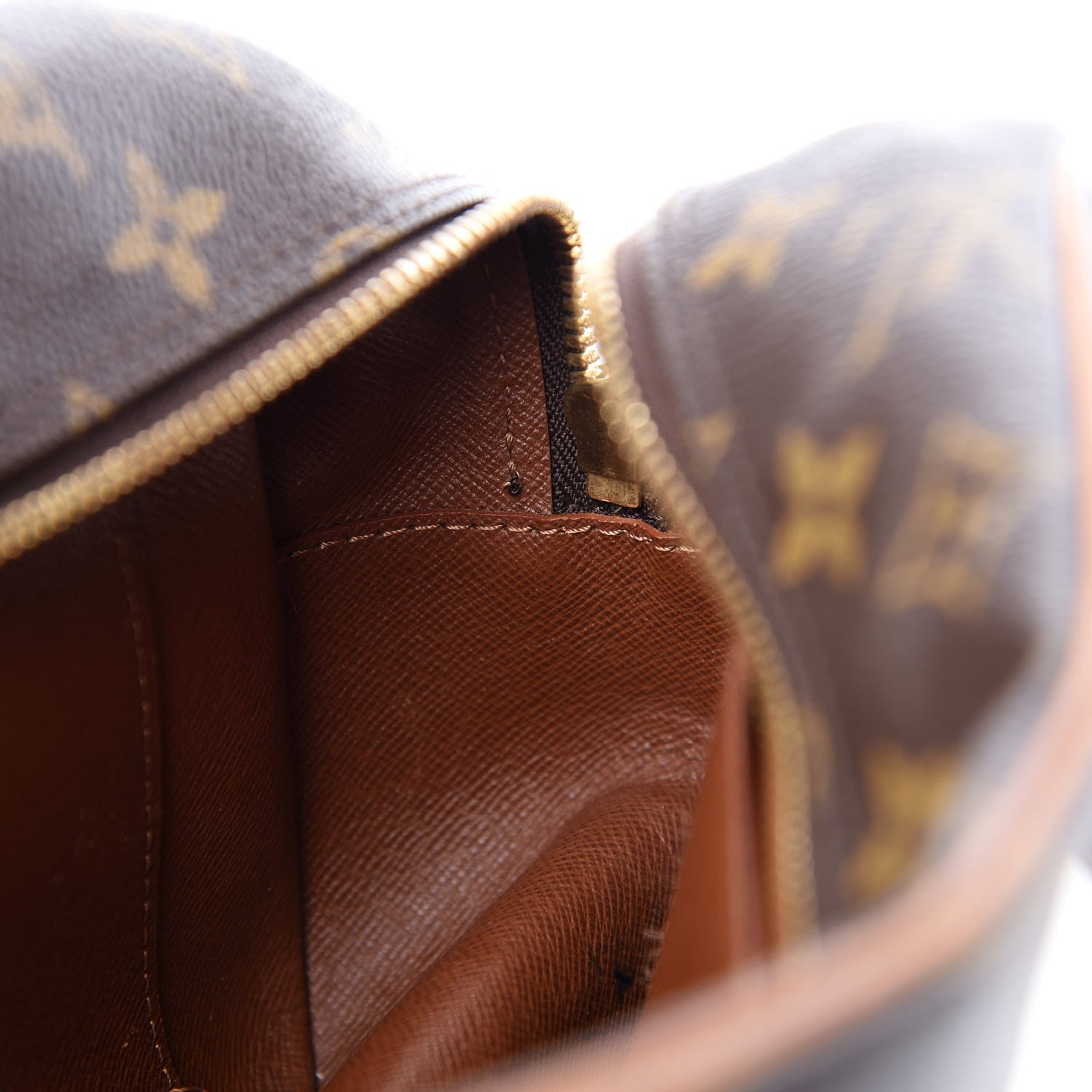 Louis Vuitton Monogram Cite MM 15 of 15