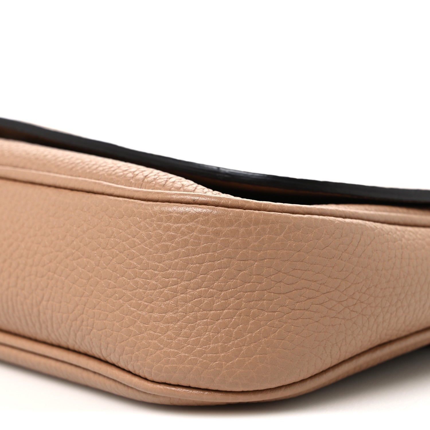 Gucci Pebbled Calfskin Medium Soho Flap Crossbody Camelia 10 of 10