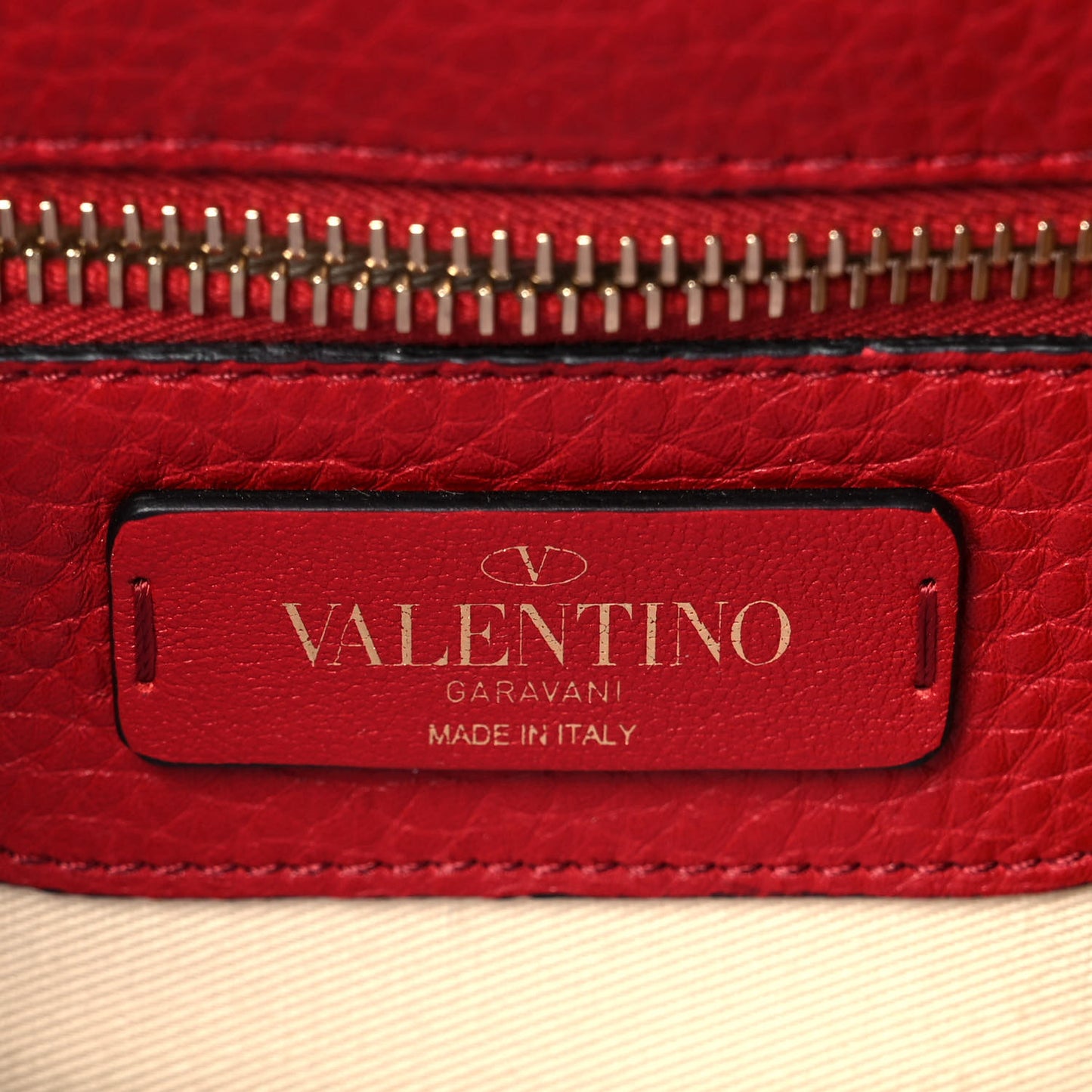Pebbled Calfskin Medium Rockstud Flap Saddle Bag Rosso Valentino