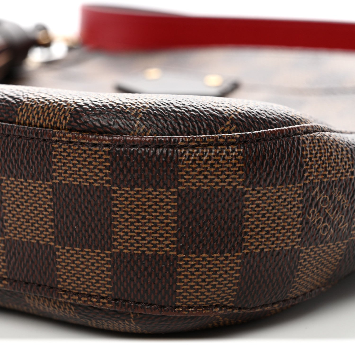Louis Vuitton Damier Ebene South Bank Besace 10 of 12