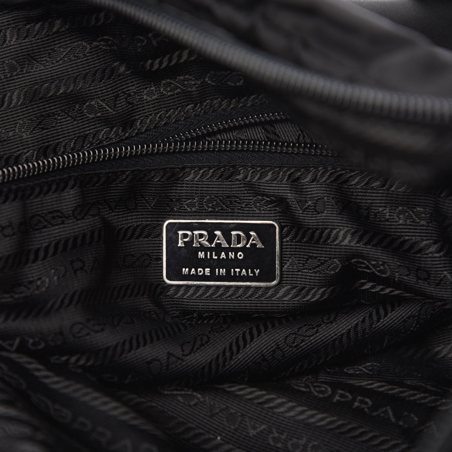 Nylon Vela Messenger Bag Black
