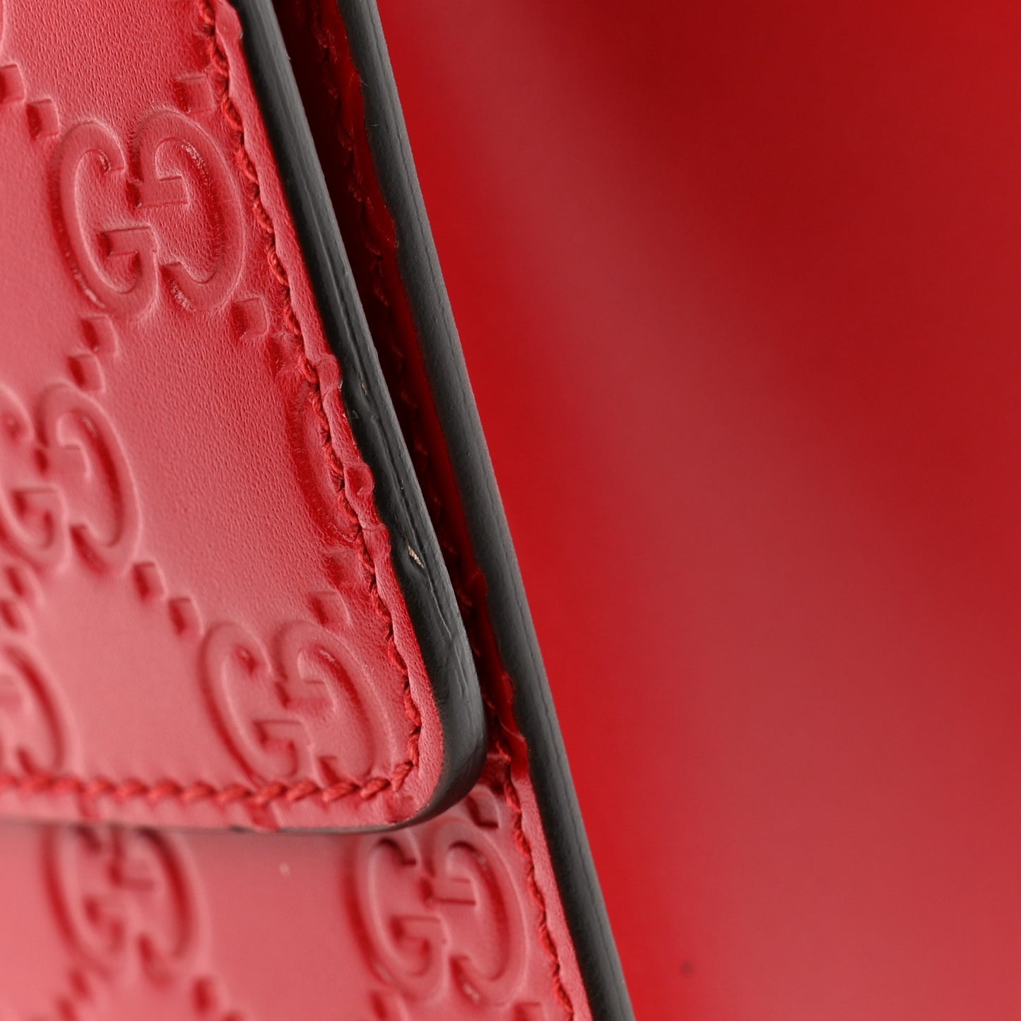 Guccissima Medium Padlock Shoulder Bag Hibiscus Red