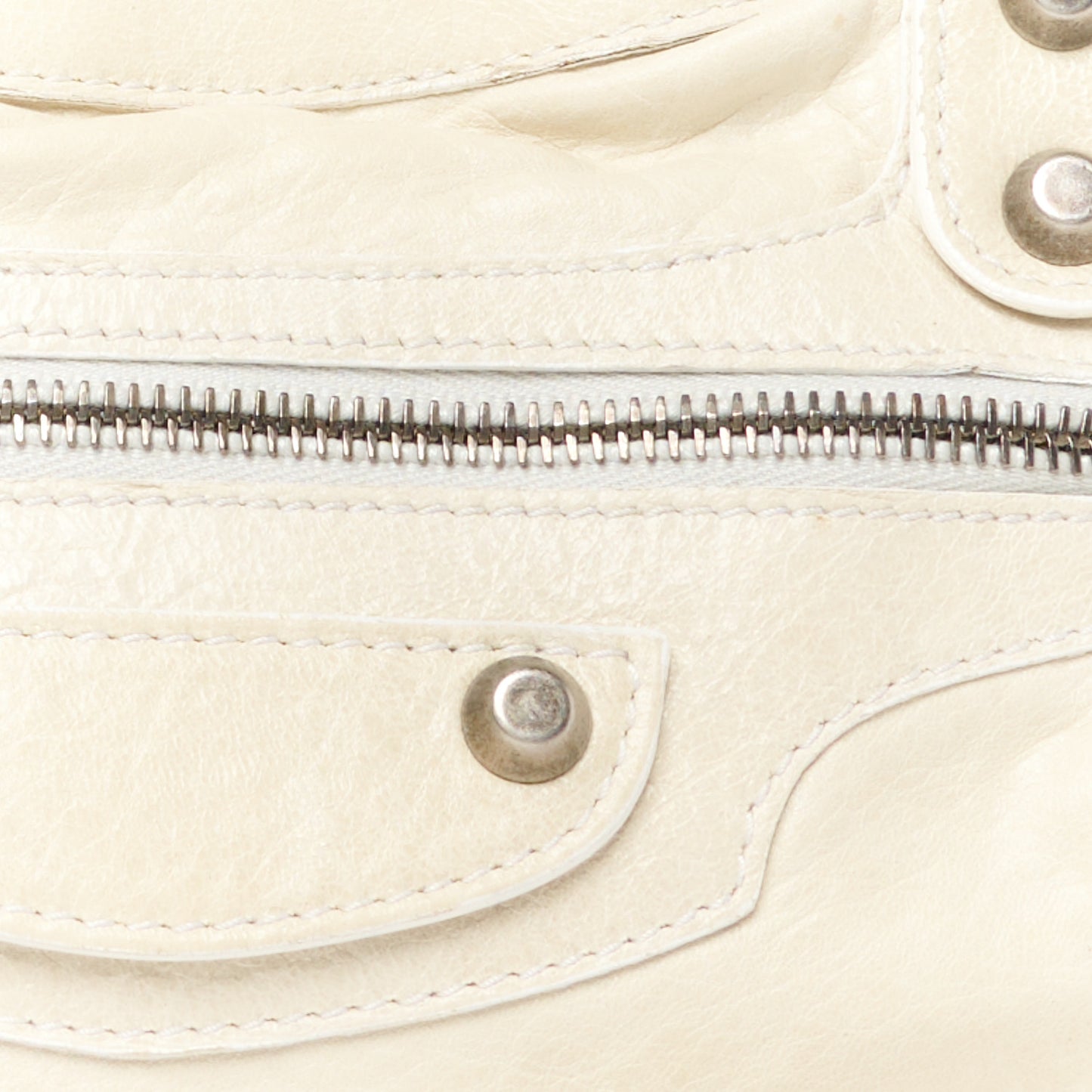 Chevre Classic Hardware First White