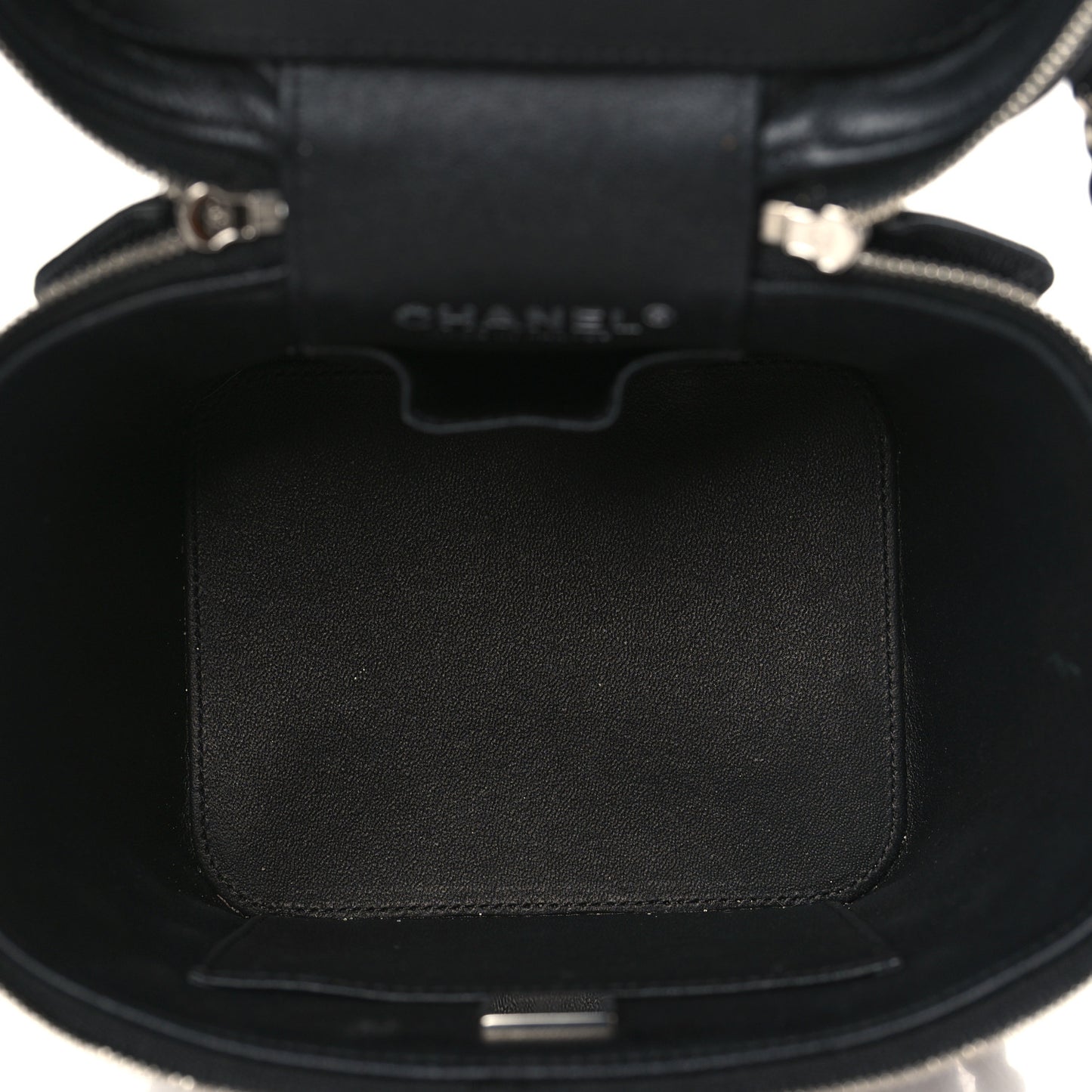 Caviar Quilted Small Top Handle Vanity Case With Chain Black