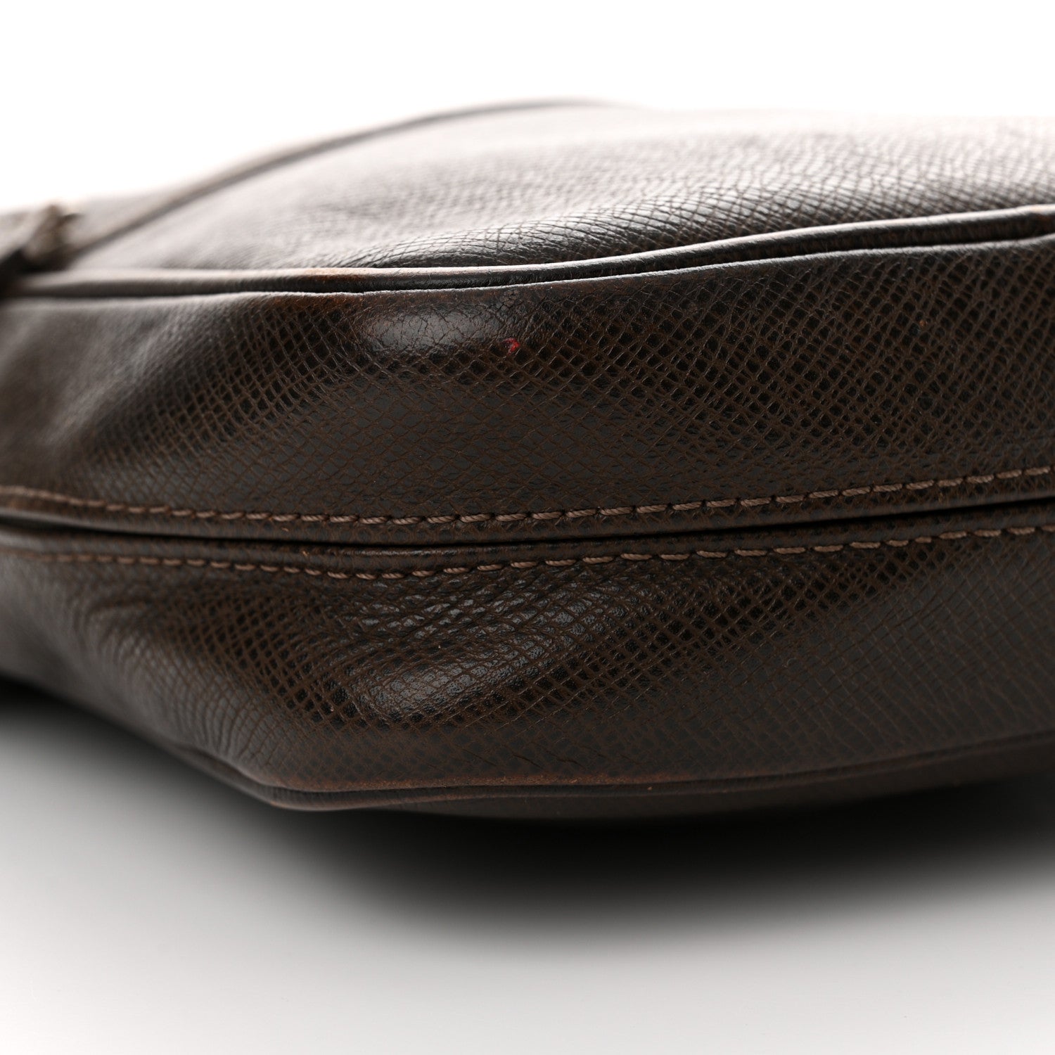 Louis Vuitton Taiga Dimitri Grizzli 9 of 16