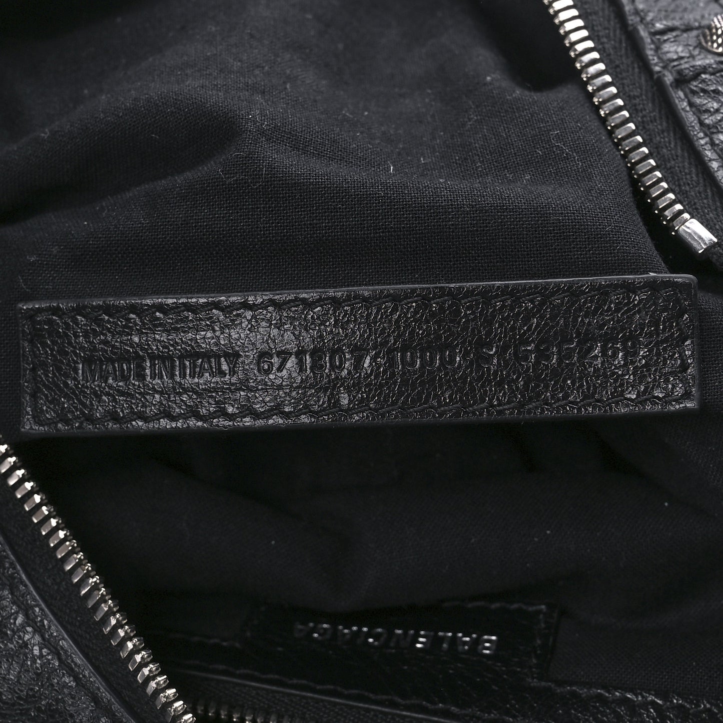 Agneau Arena Small Le Cagole Shoulder Bag Black