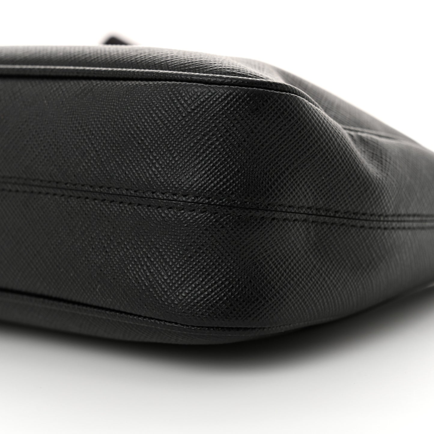 Saffiano Lux Re-Edition 2005 Shoulder Bag Black