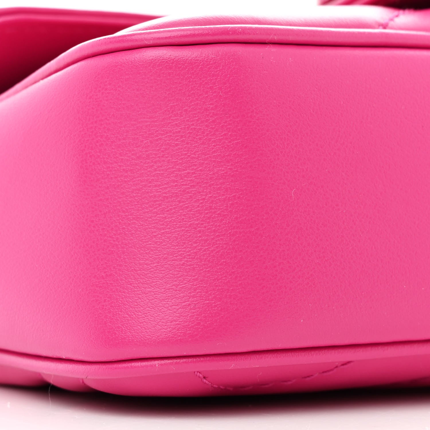 Gucci Calfskin Matelasse Monochrome GG Marmont Chain Belt Bag Classic Fuxia 9 of 10