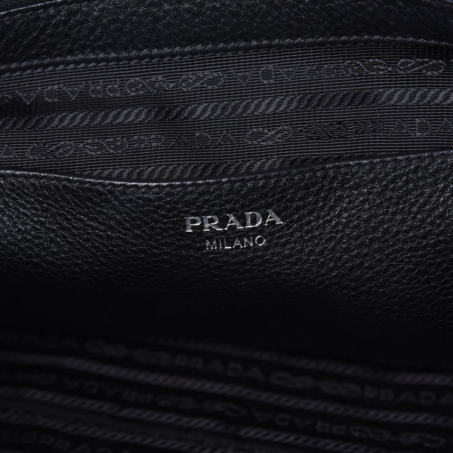 Vitello Daino Shopping Tote Black