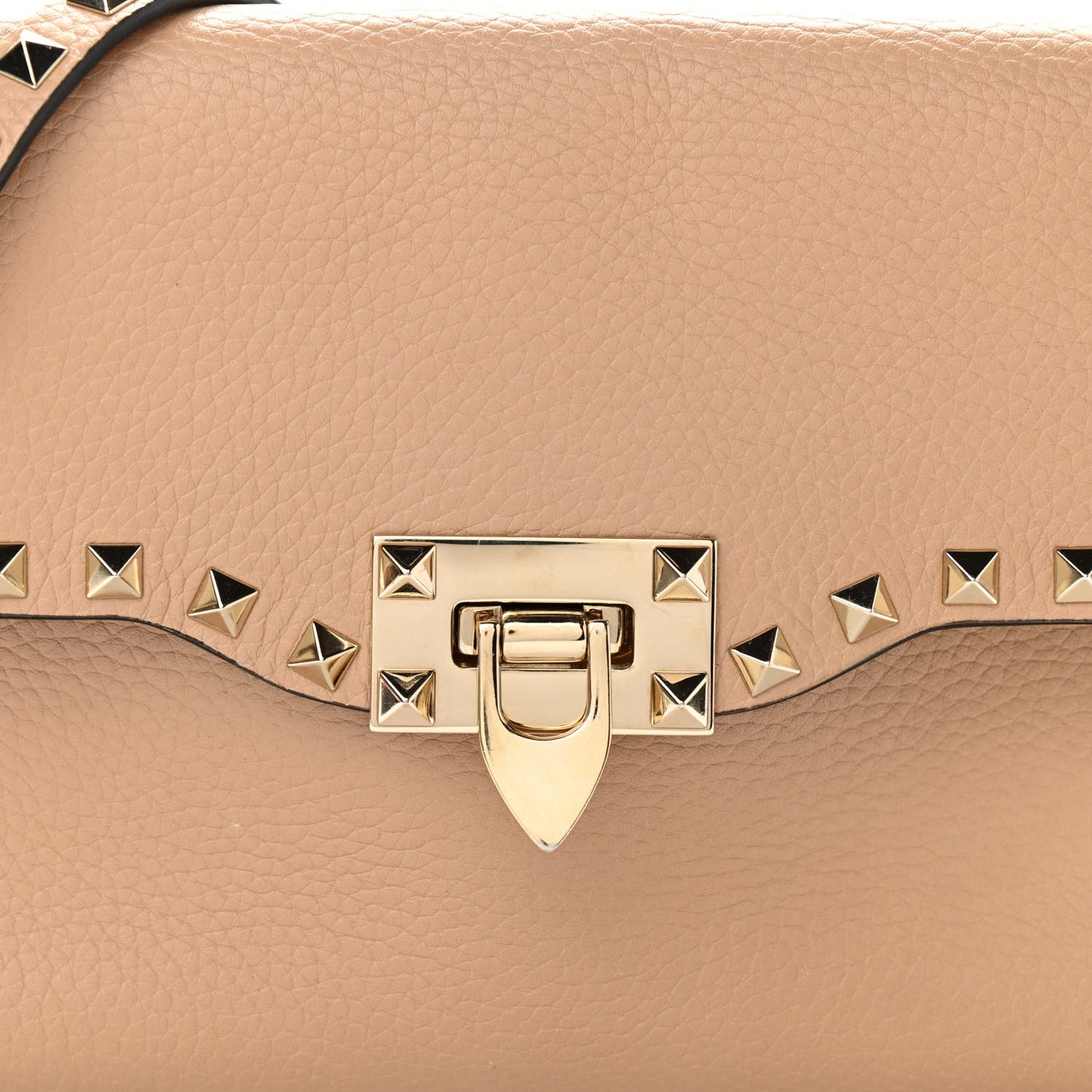 Pebbled Calfskin Medium Rockstud Flip Lock Crossbody Bag Camel Rose
