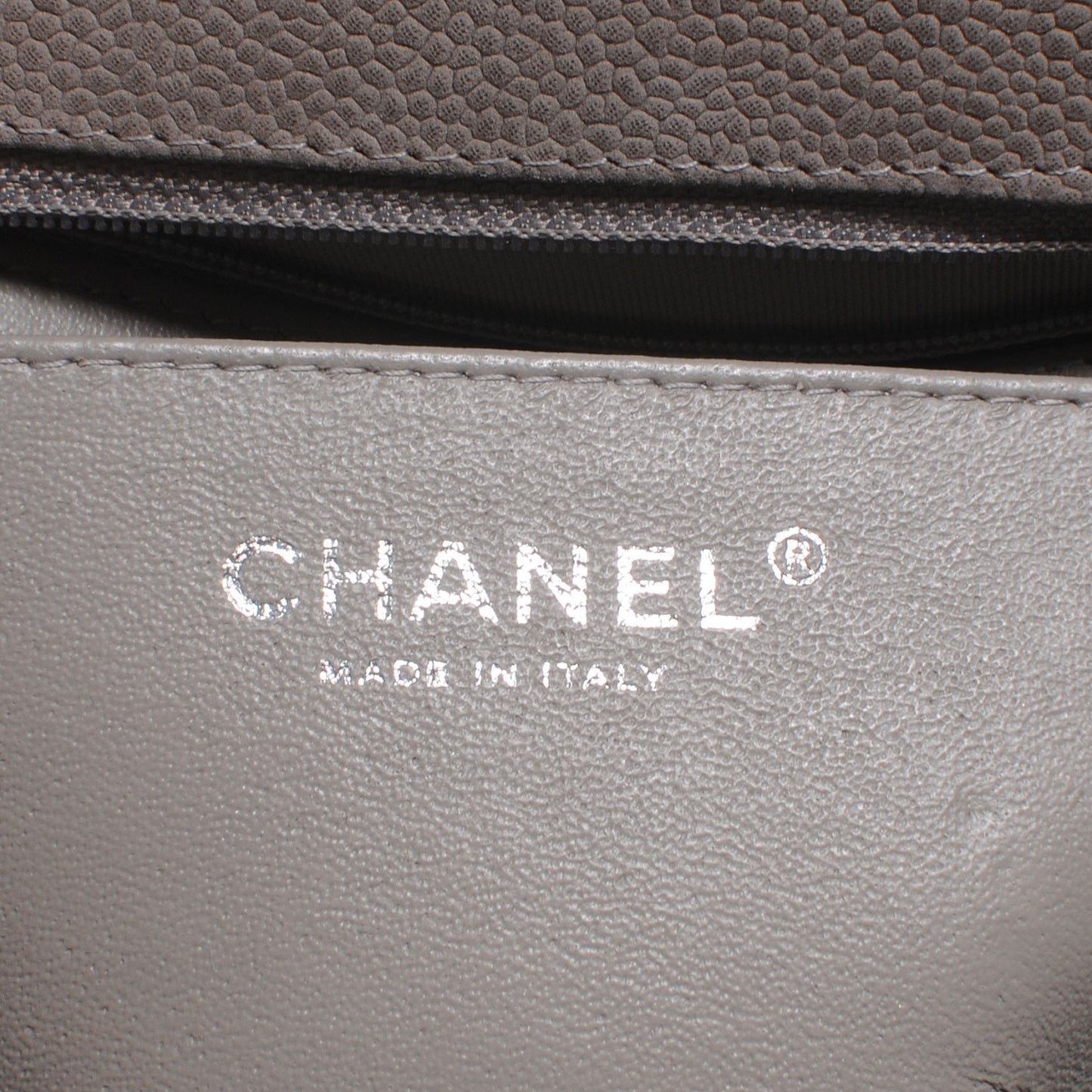 Caviar Iridescent Quilted Mini Flap Gris